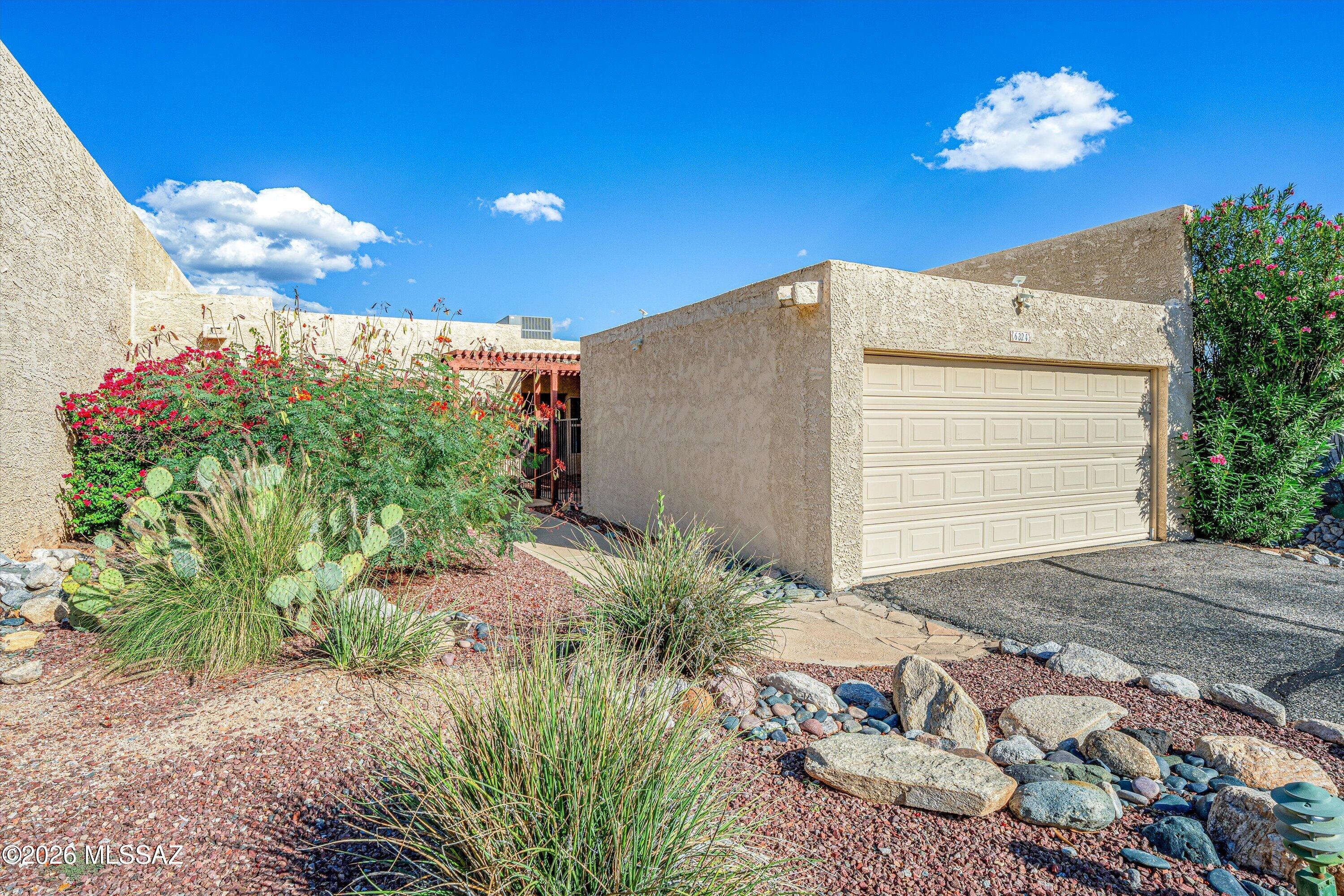 6324 N Camino Hermosillo — photo