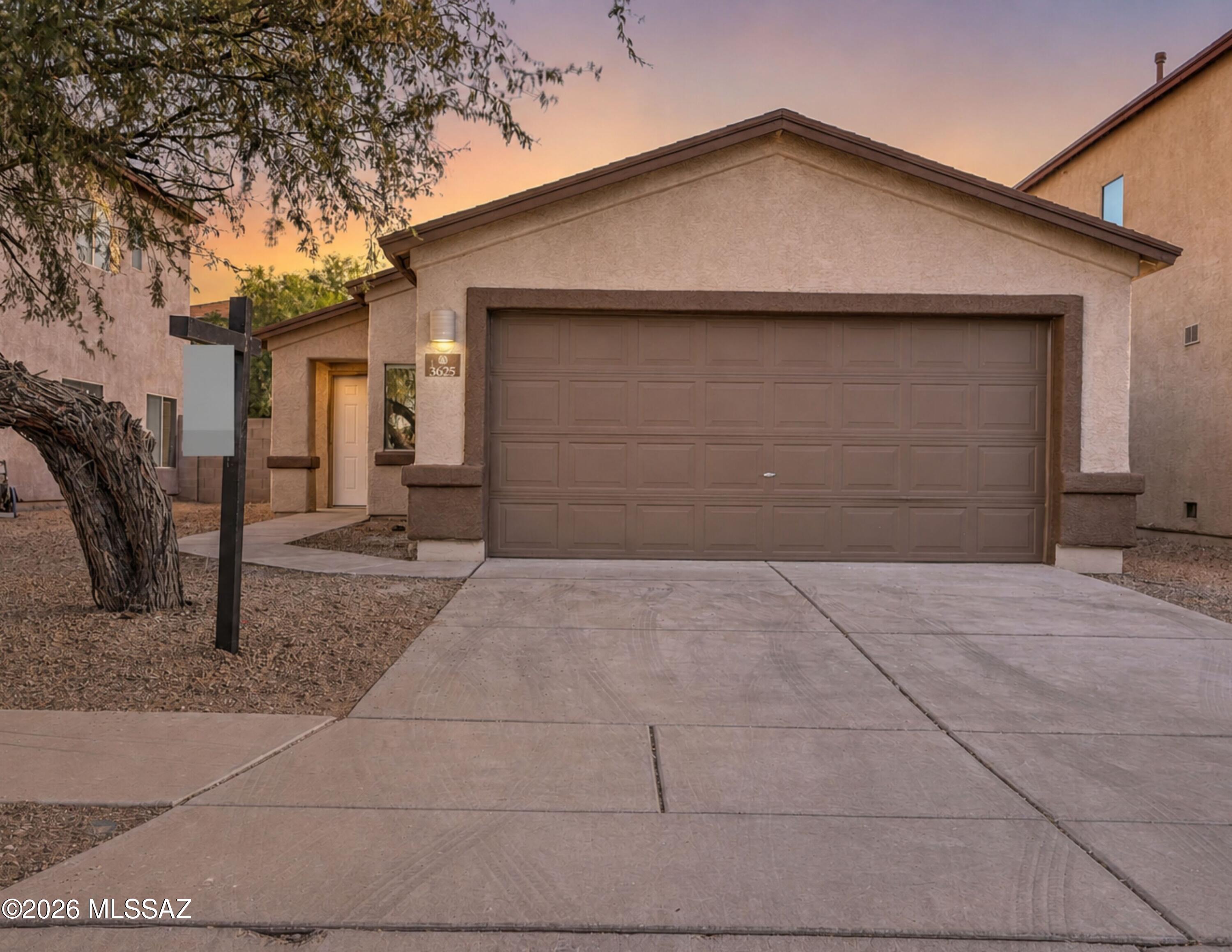 3625 E Drexel Manor Stravenue — photo