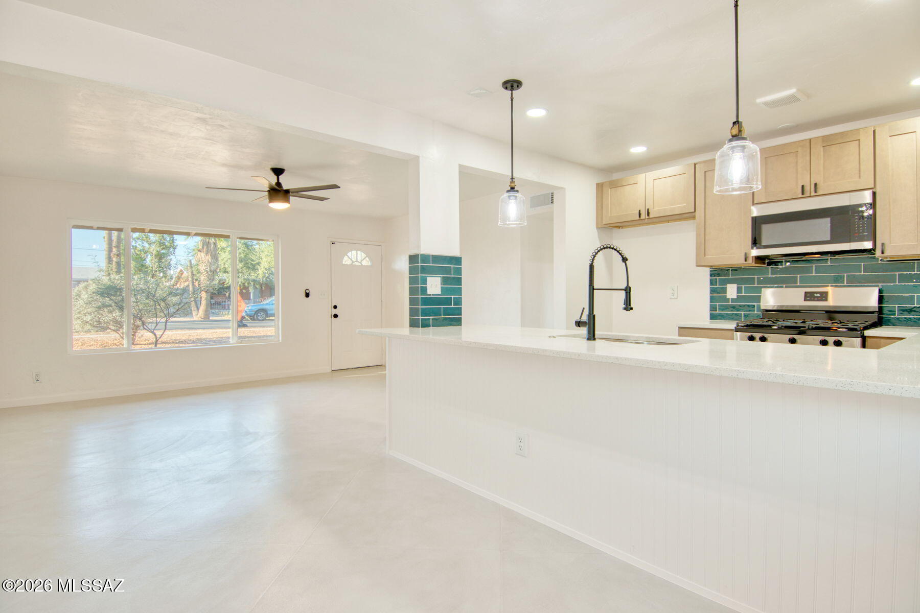 2303 E Beverly Drive — photo