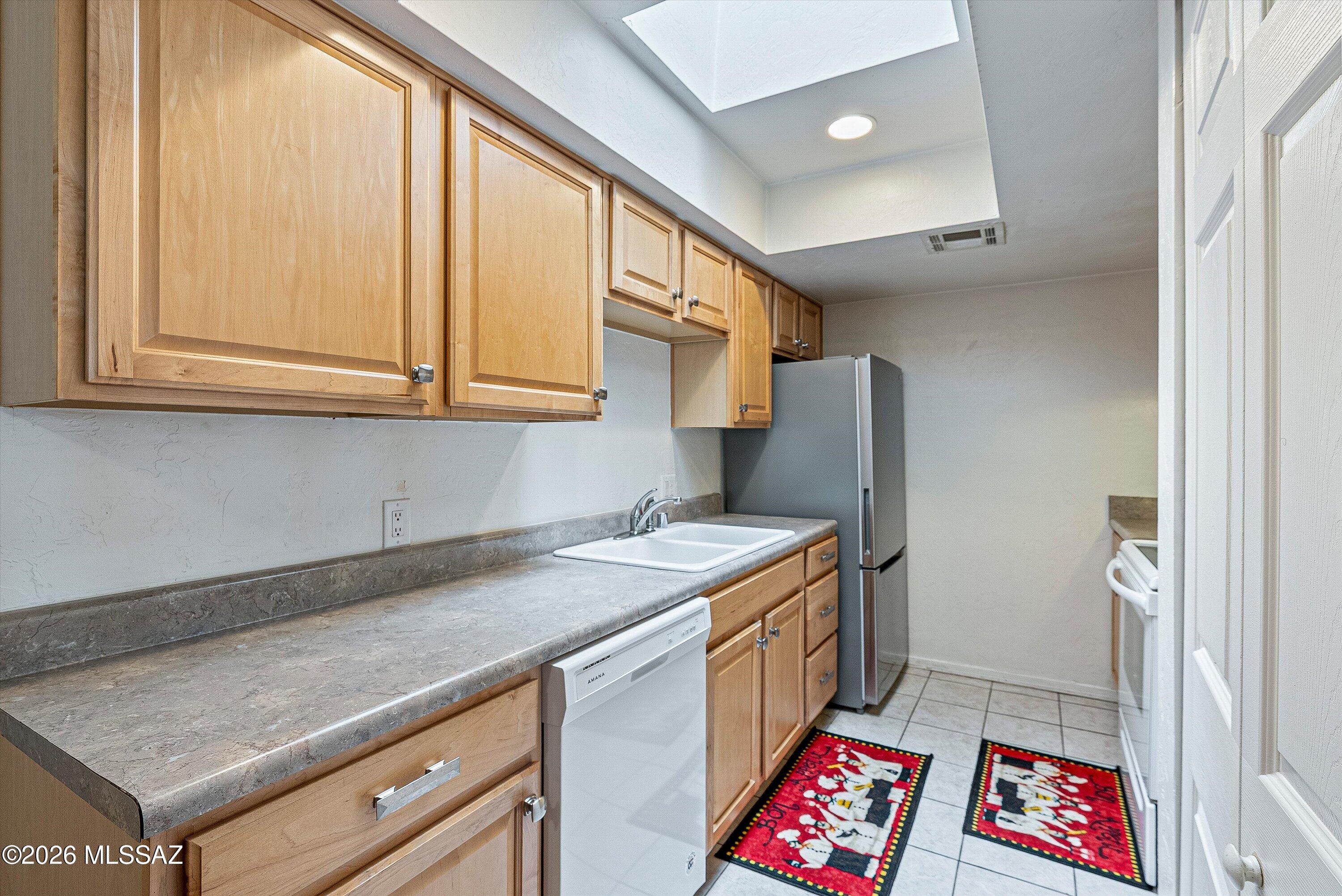 455 W Kelso Street Apt 225 — photo