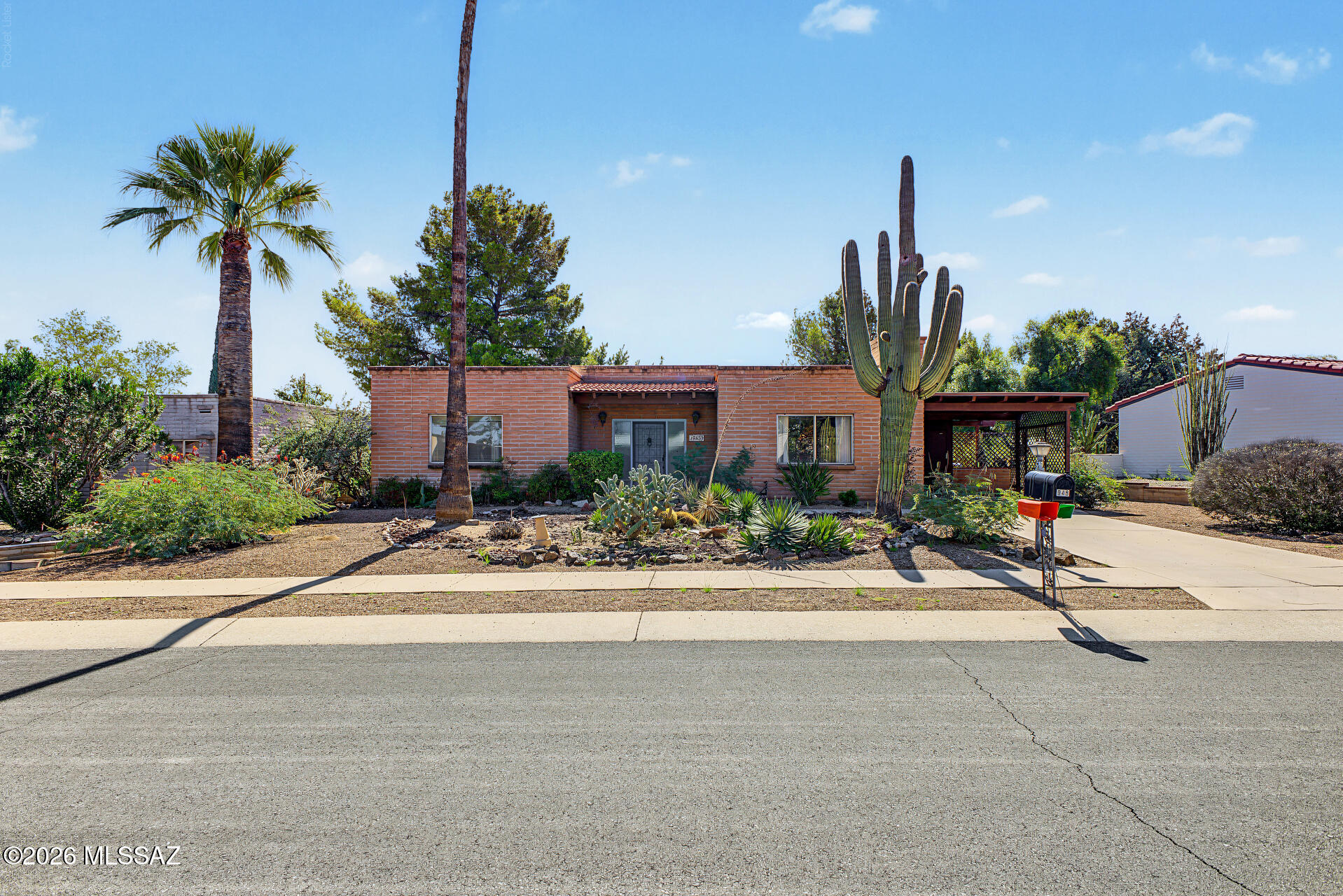 945 S La Higuera — photo