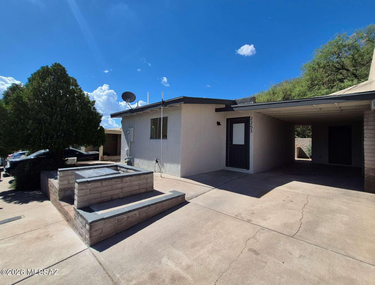 2253 N Monte Carlo Place — photo