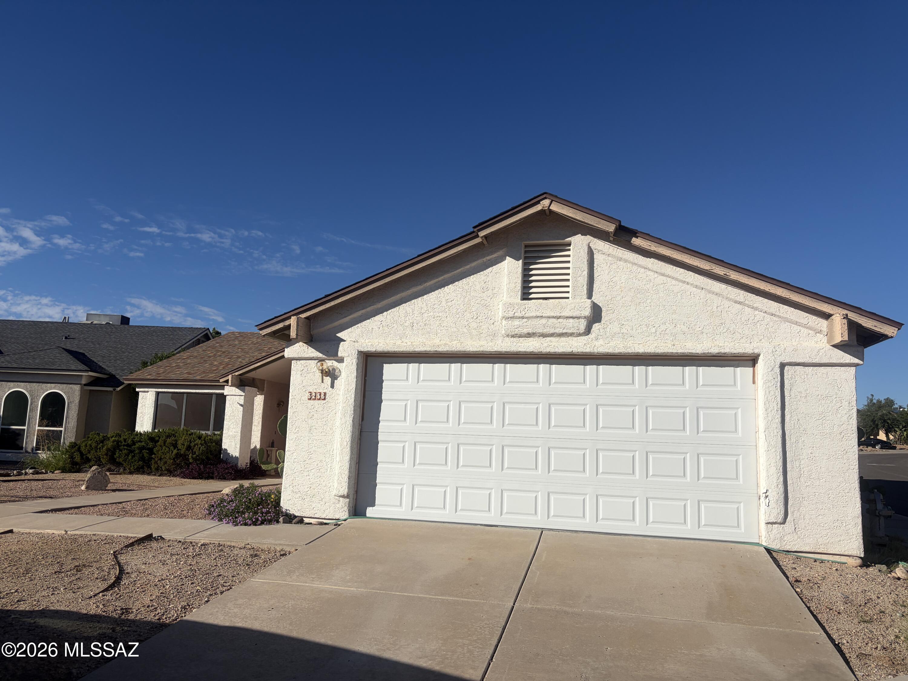 5256 W Bobwhite Way — photo