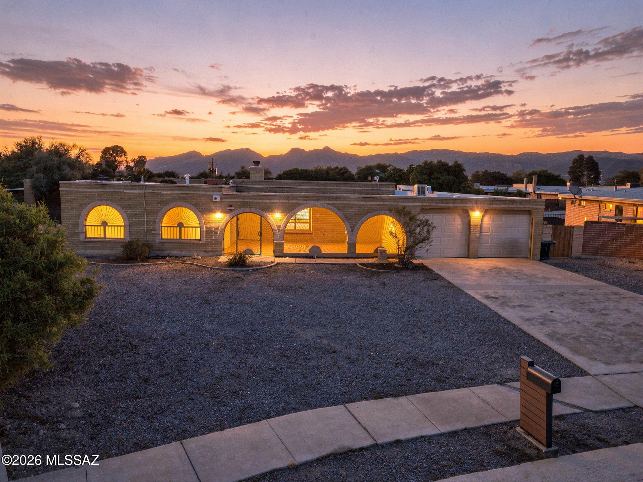 8909 E Palm Tree Drive — photo