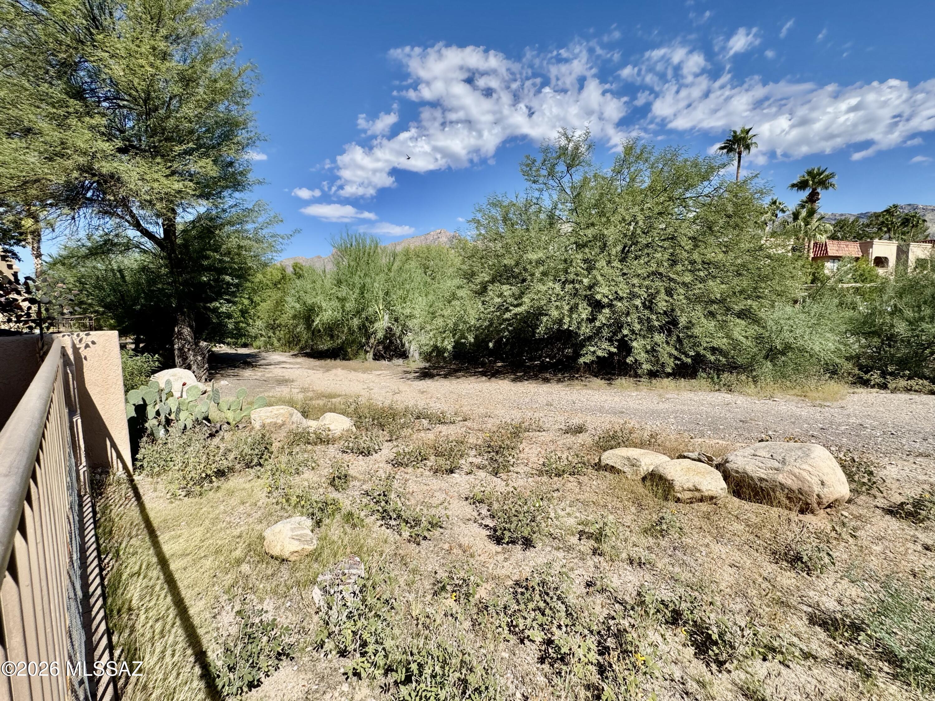 5675 N Camino Esplendora Unit 2109 — photo
