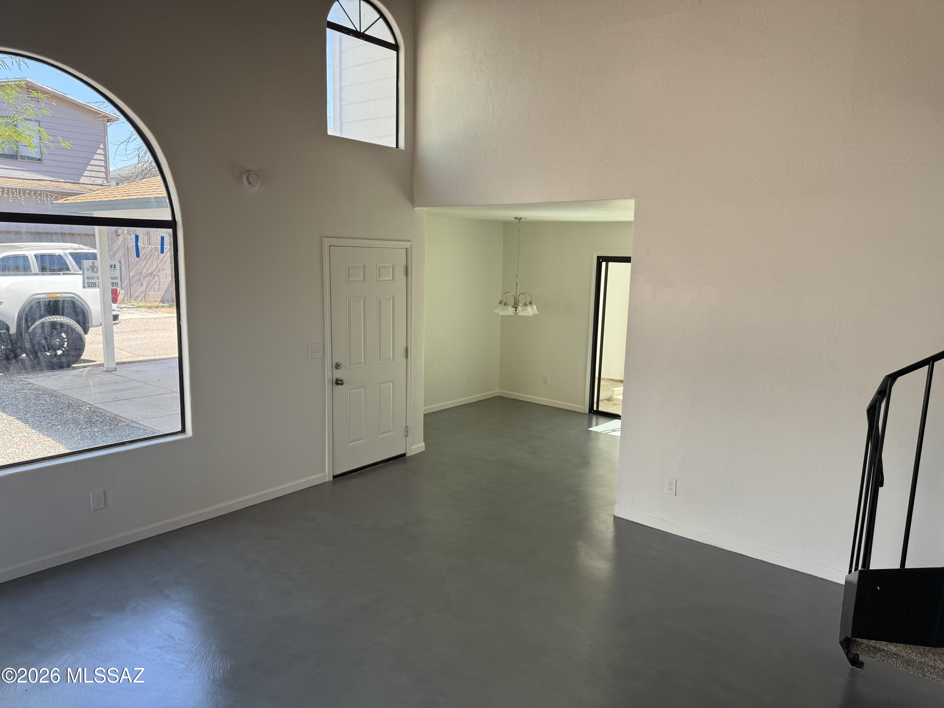 848 W Thurber Road — photo