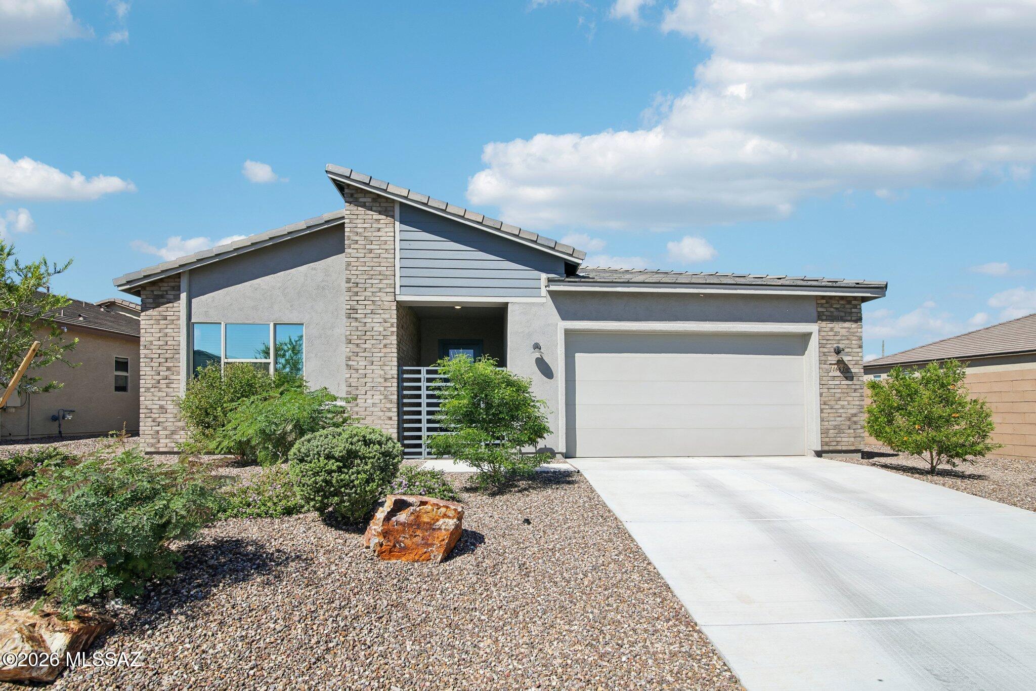14663 N Blue Juniper Lane — photo
