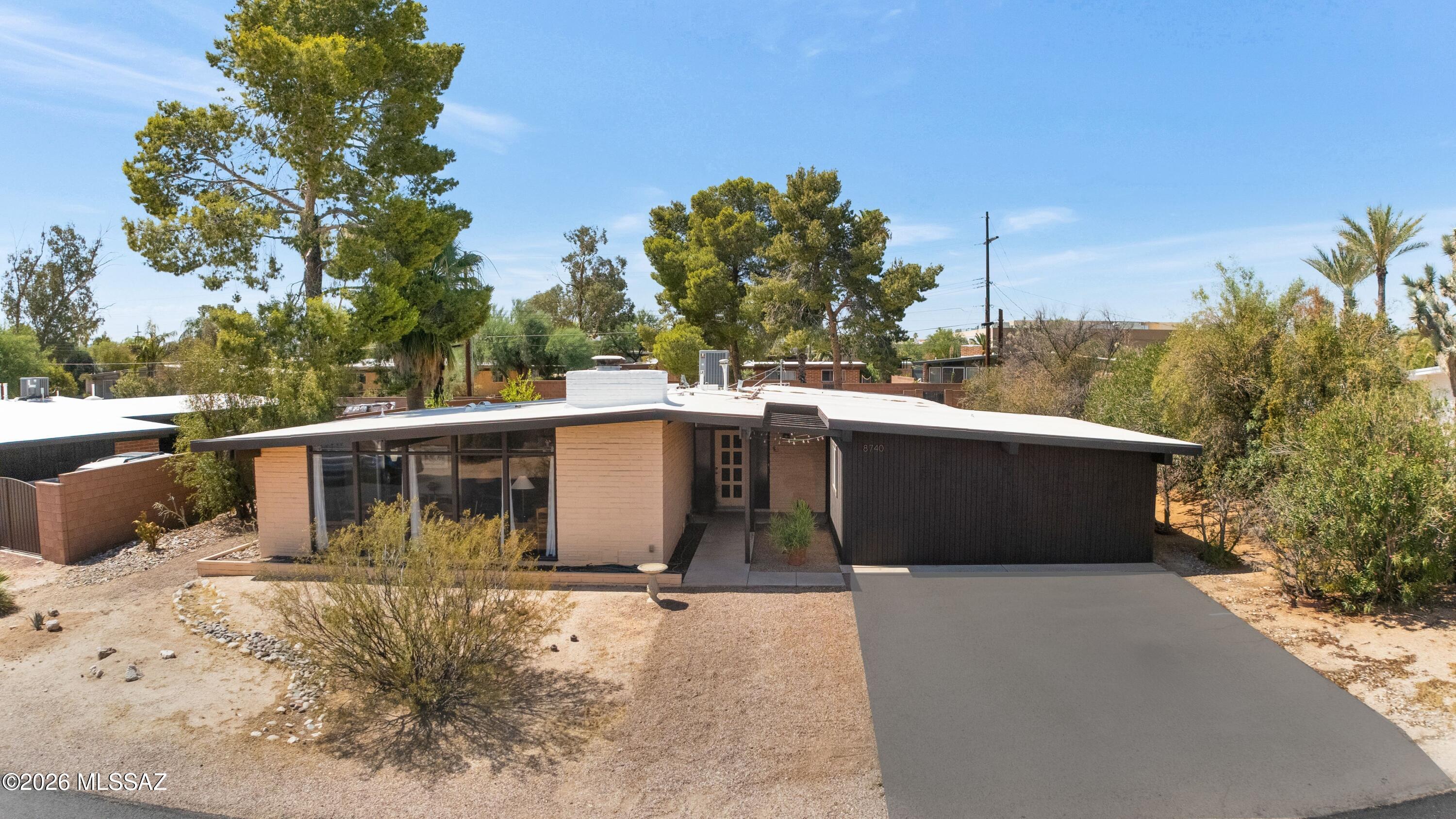 8740 E Dexter Drive — photo