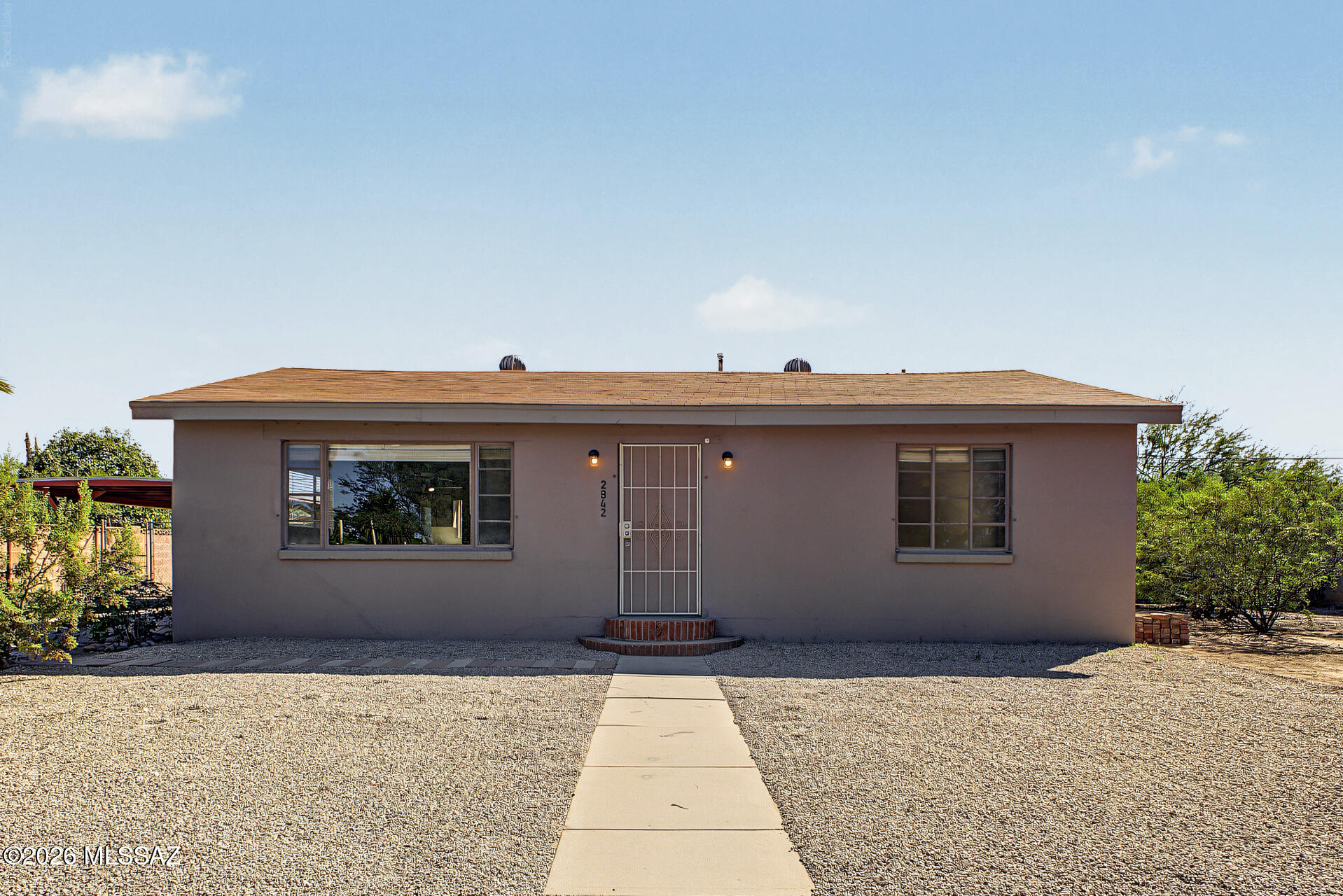 2842 N East Plaza Drive — photo