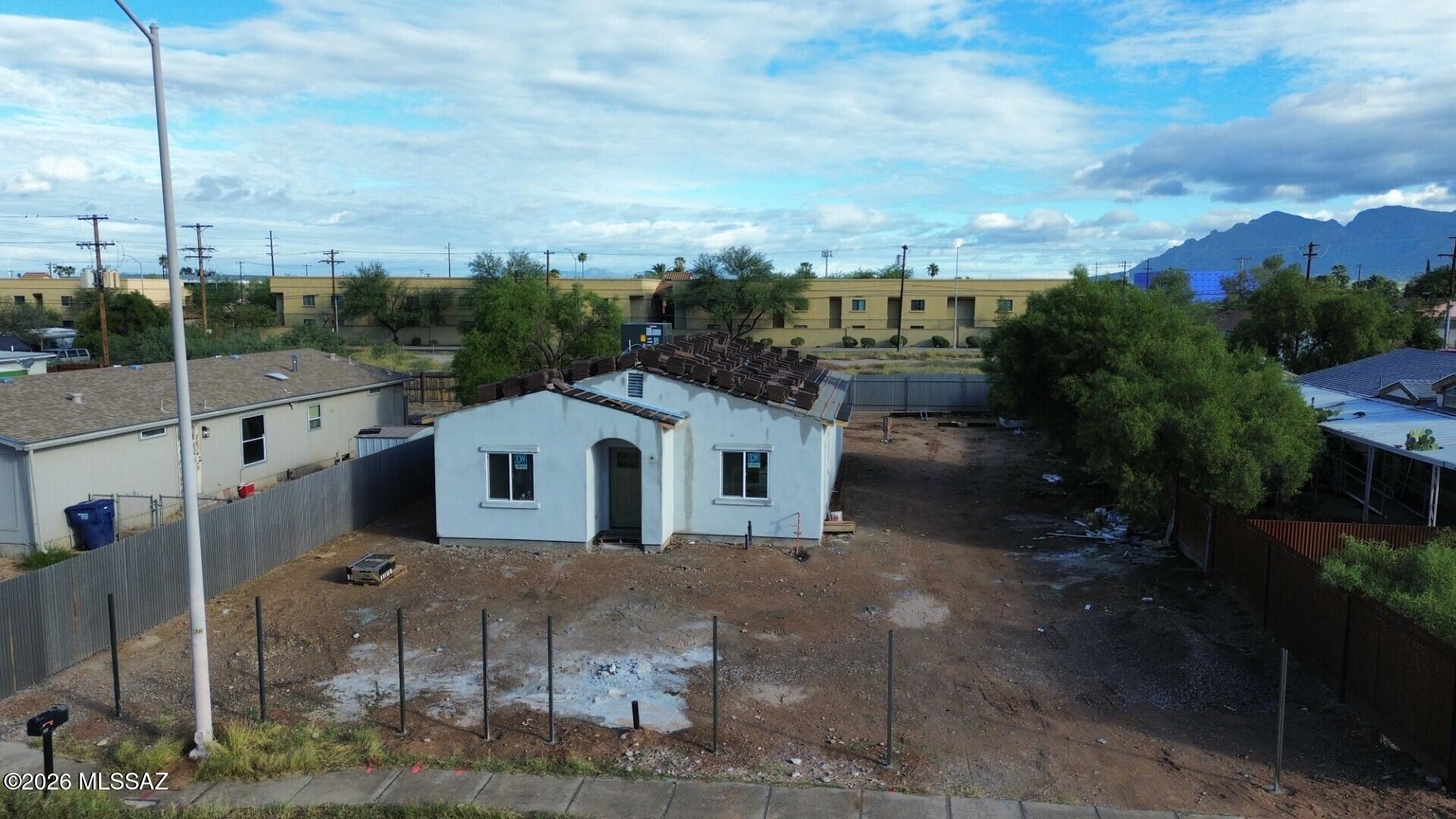 822 W Florence Street — photo