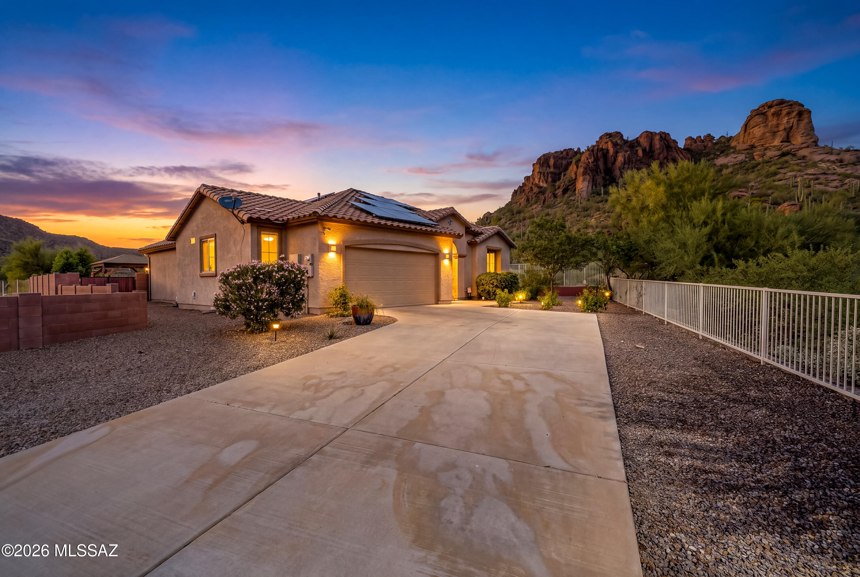 4240 W Golden Gate Mountain Court — photo