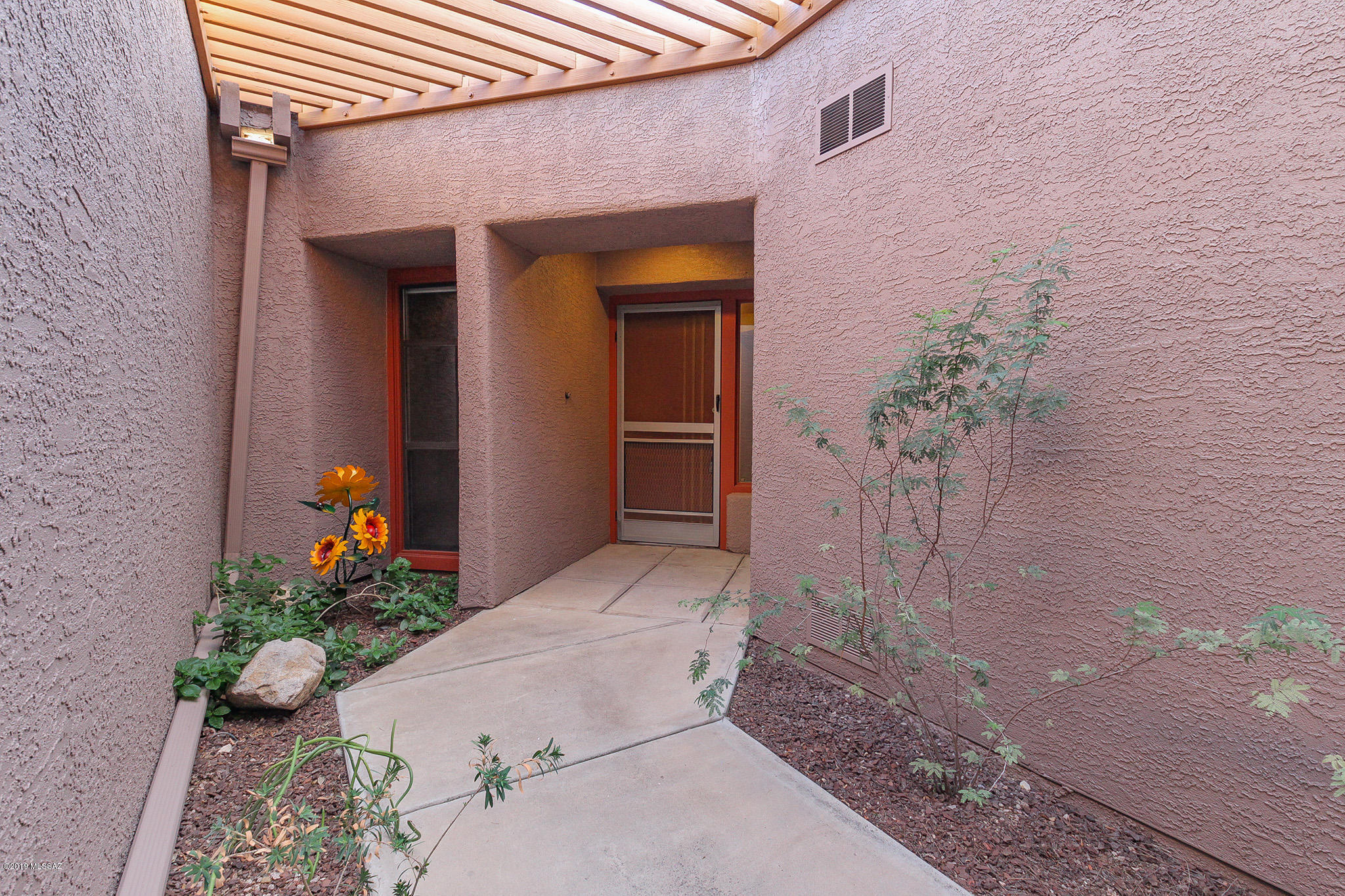 3124 E Macenroe Lane — photo