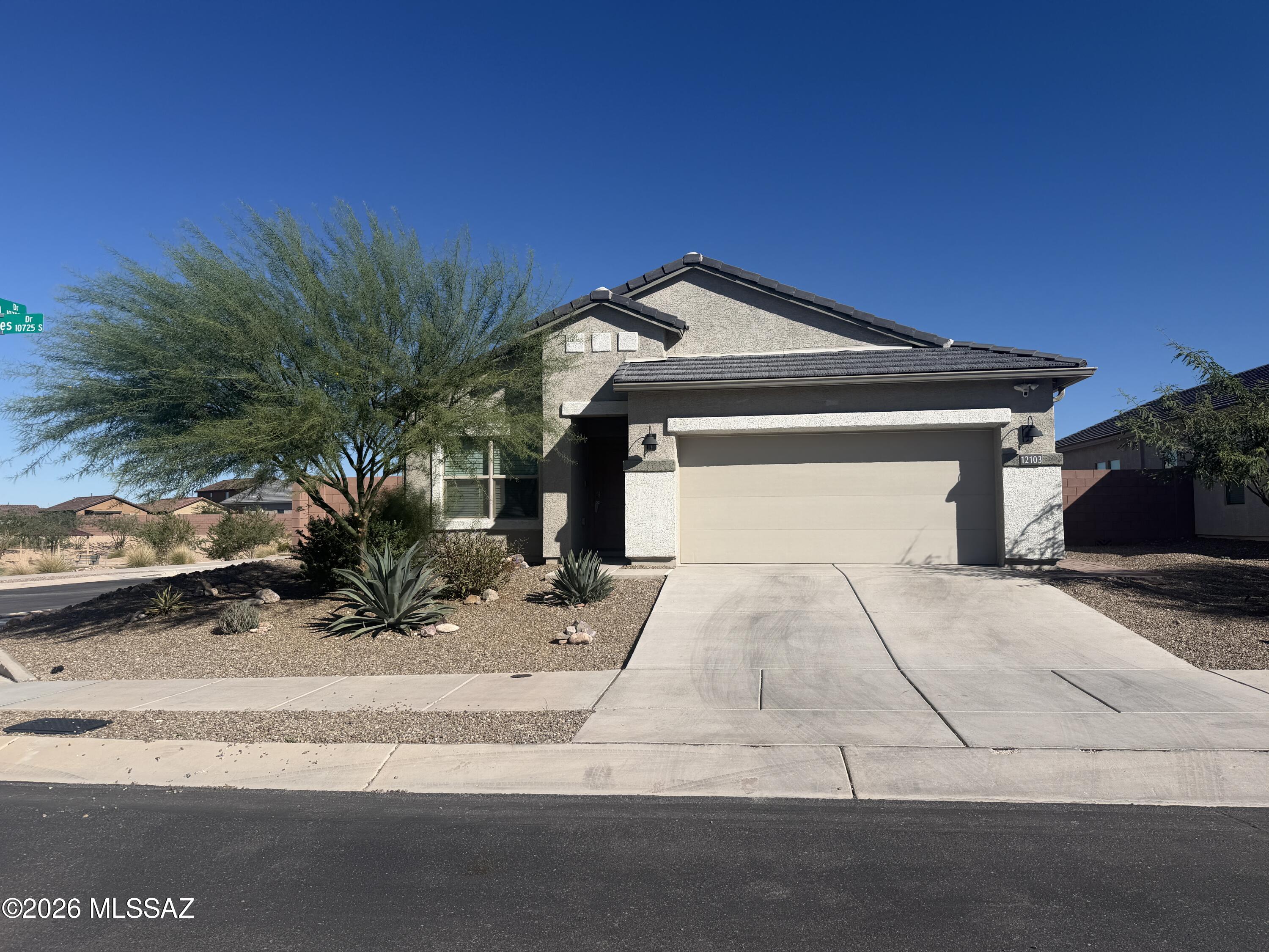 12103 E Rose Frances Drive — photo