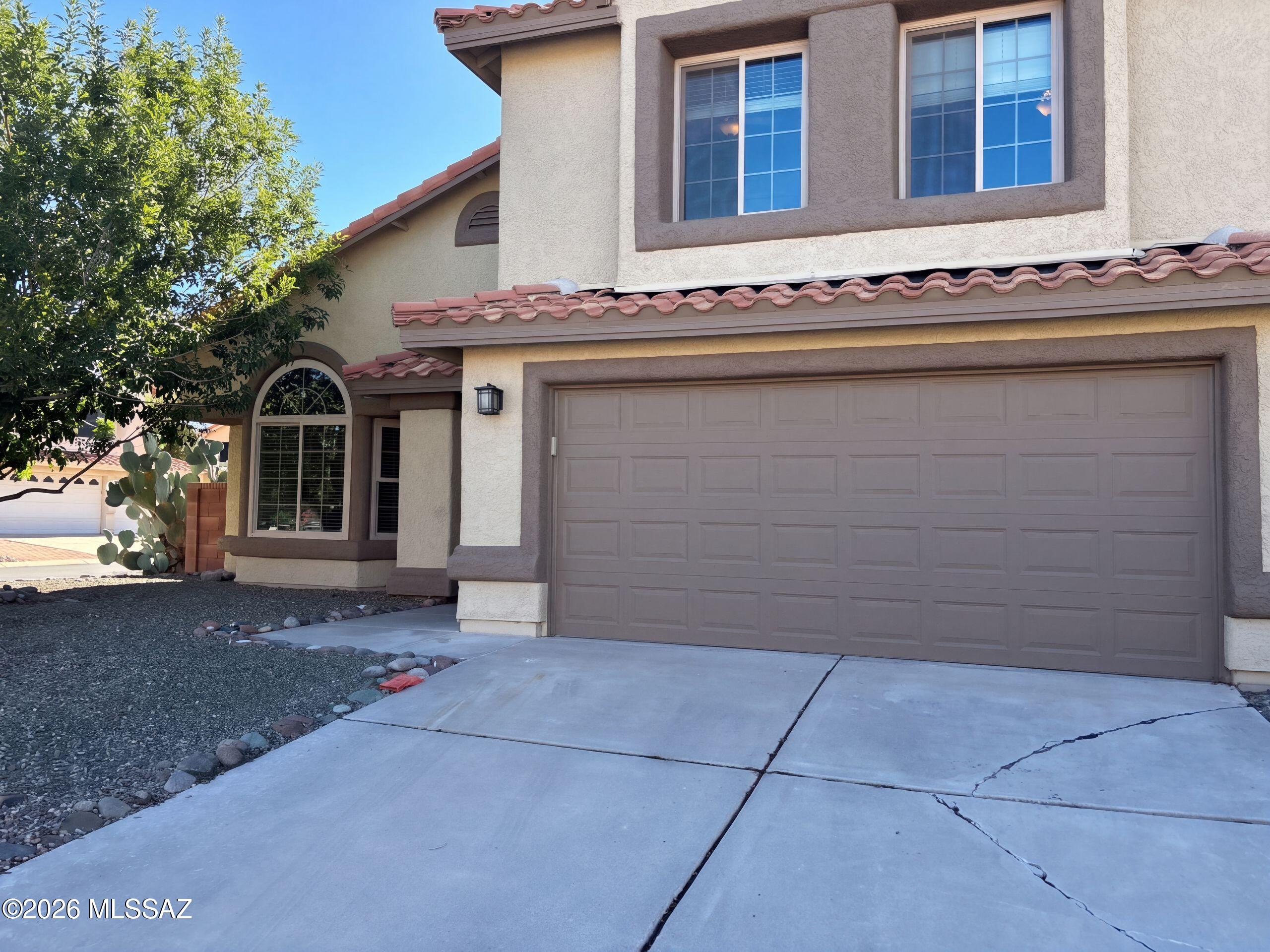 851 W Port Royal Place — photo