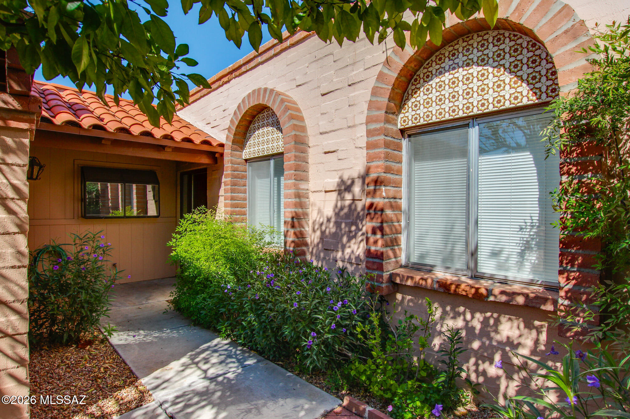 4215 E Presidio Road — photo