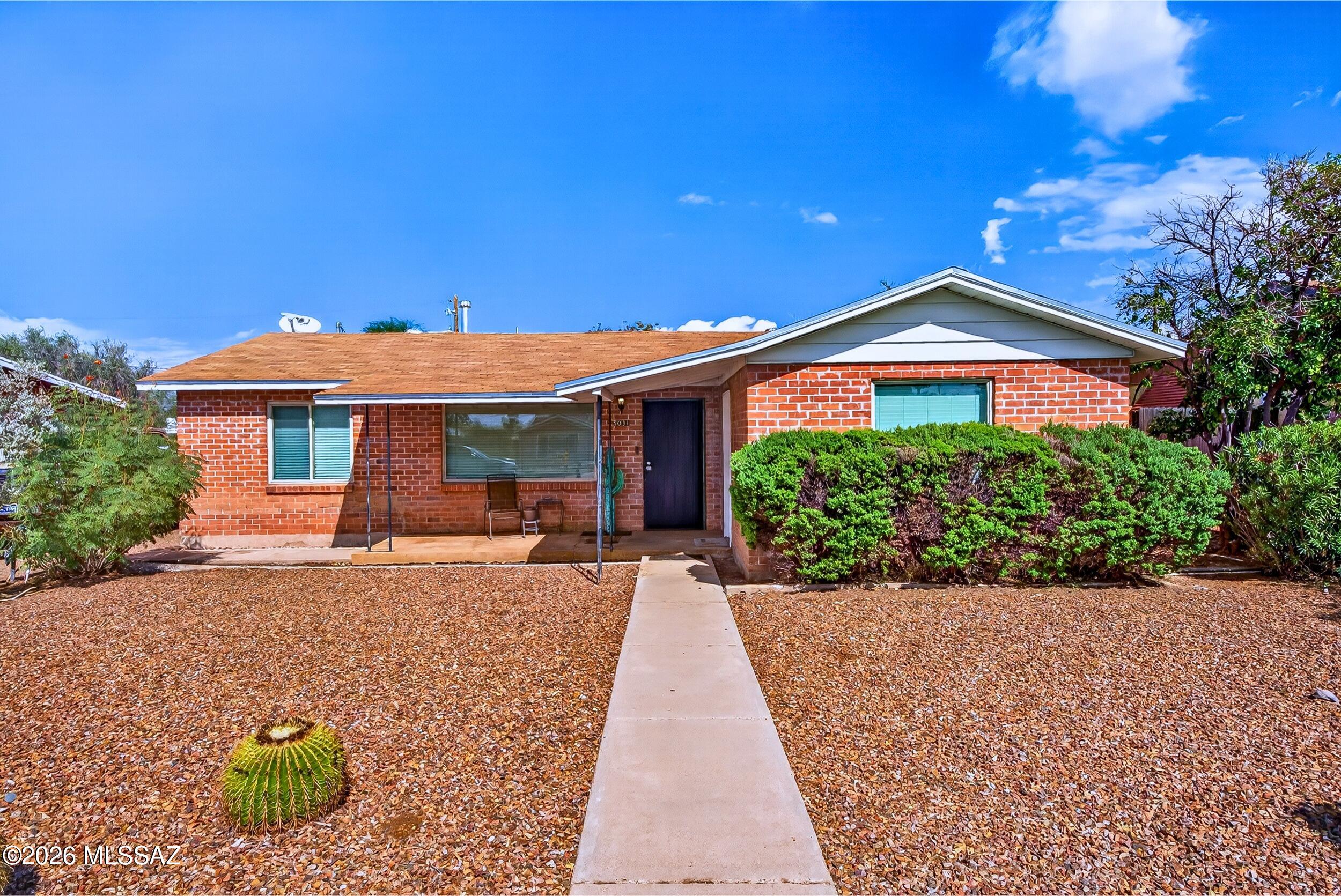 5031 E Rosewood Street — photo