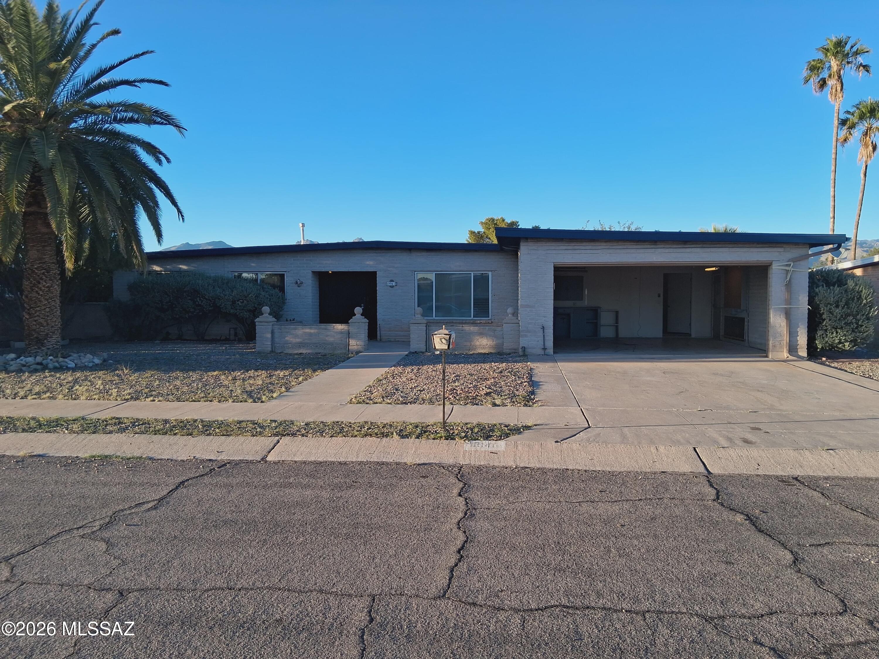8941 E Rosewood Street — photo