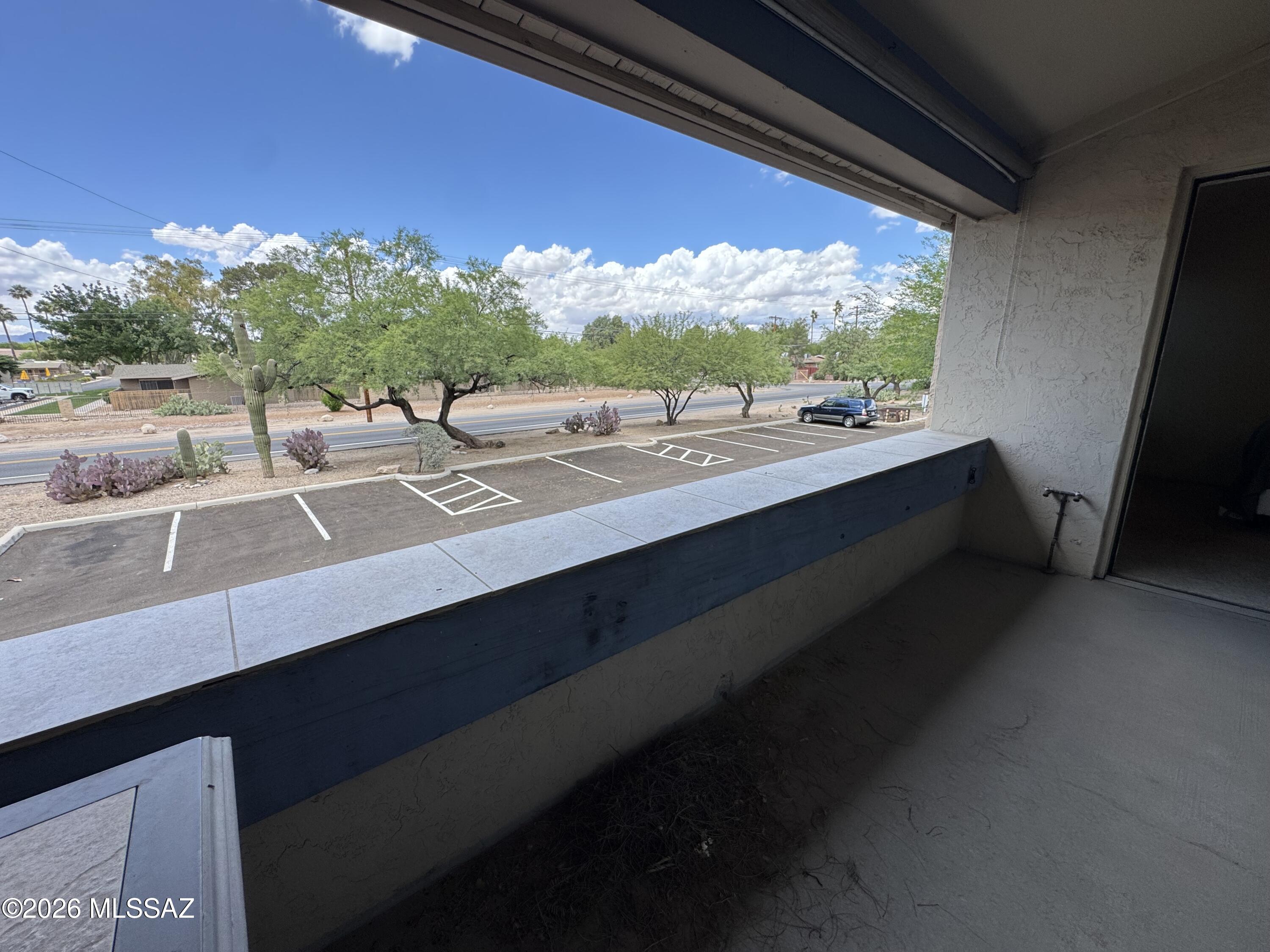 3750 N Country Club Road — photo