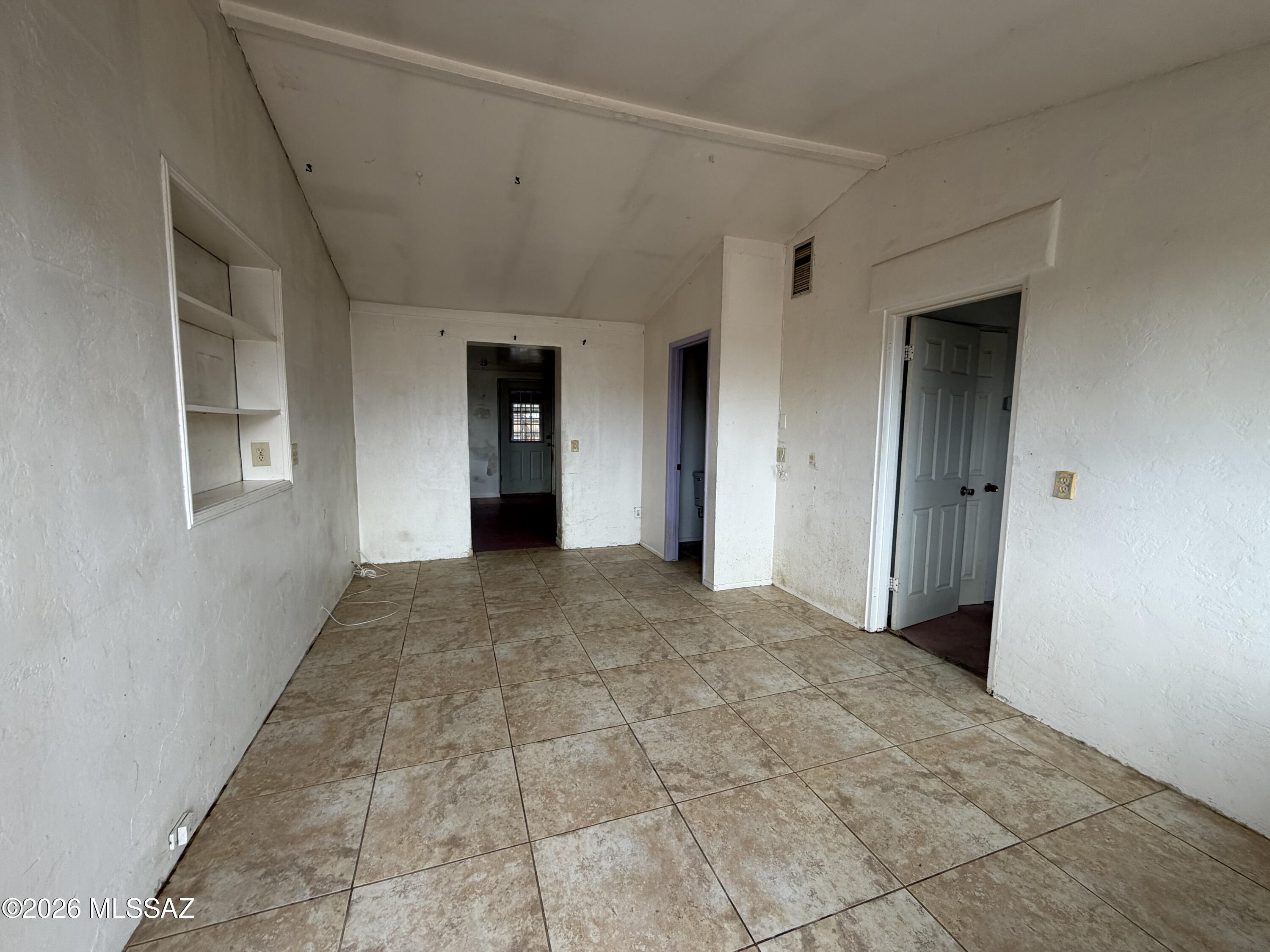 3807 E Ellington Place — photo