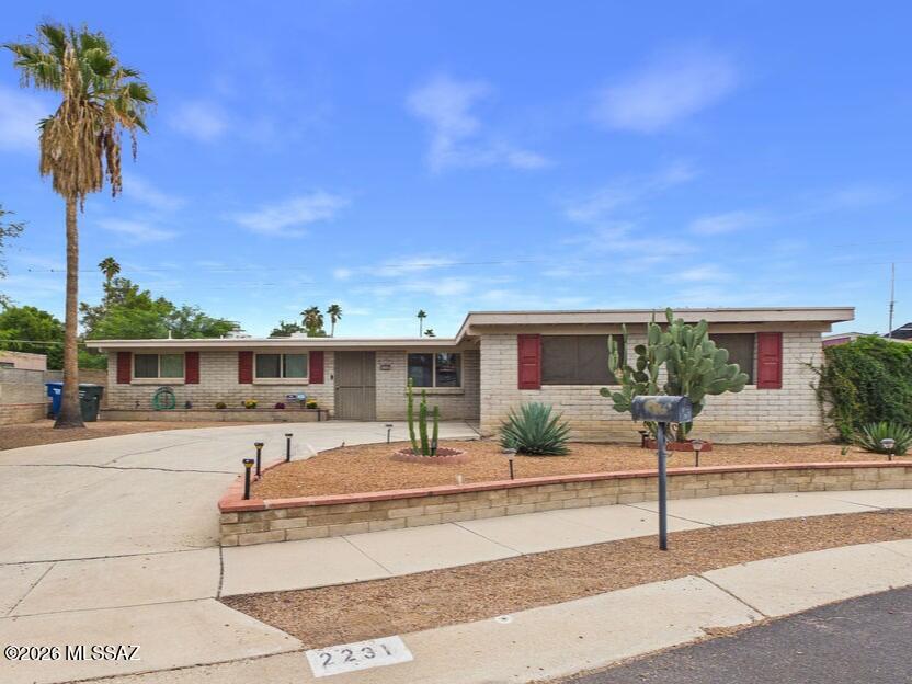 2231 S Deer Trail Circle — photo