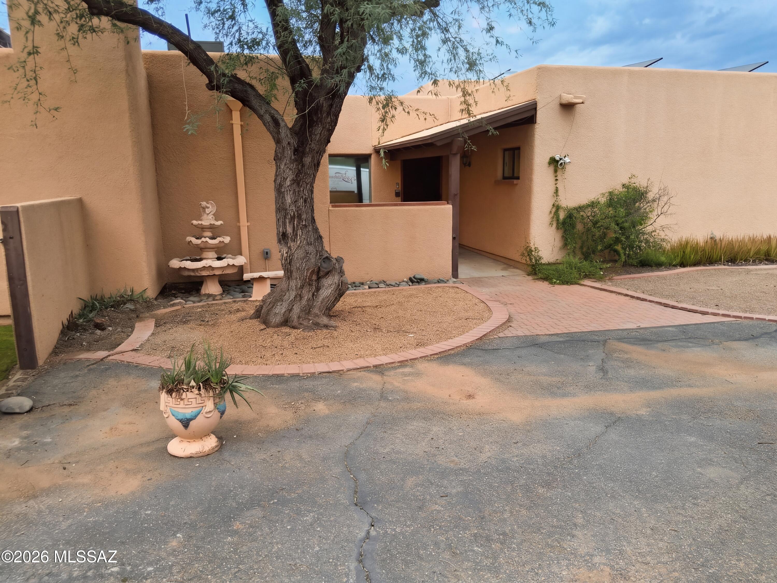 5621 E Fort Lowell Road — photo