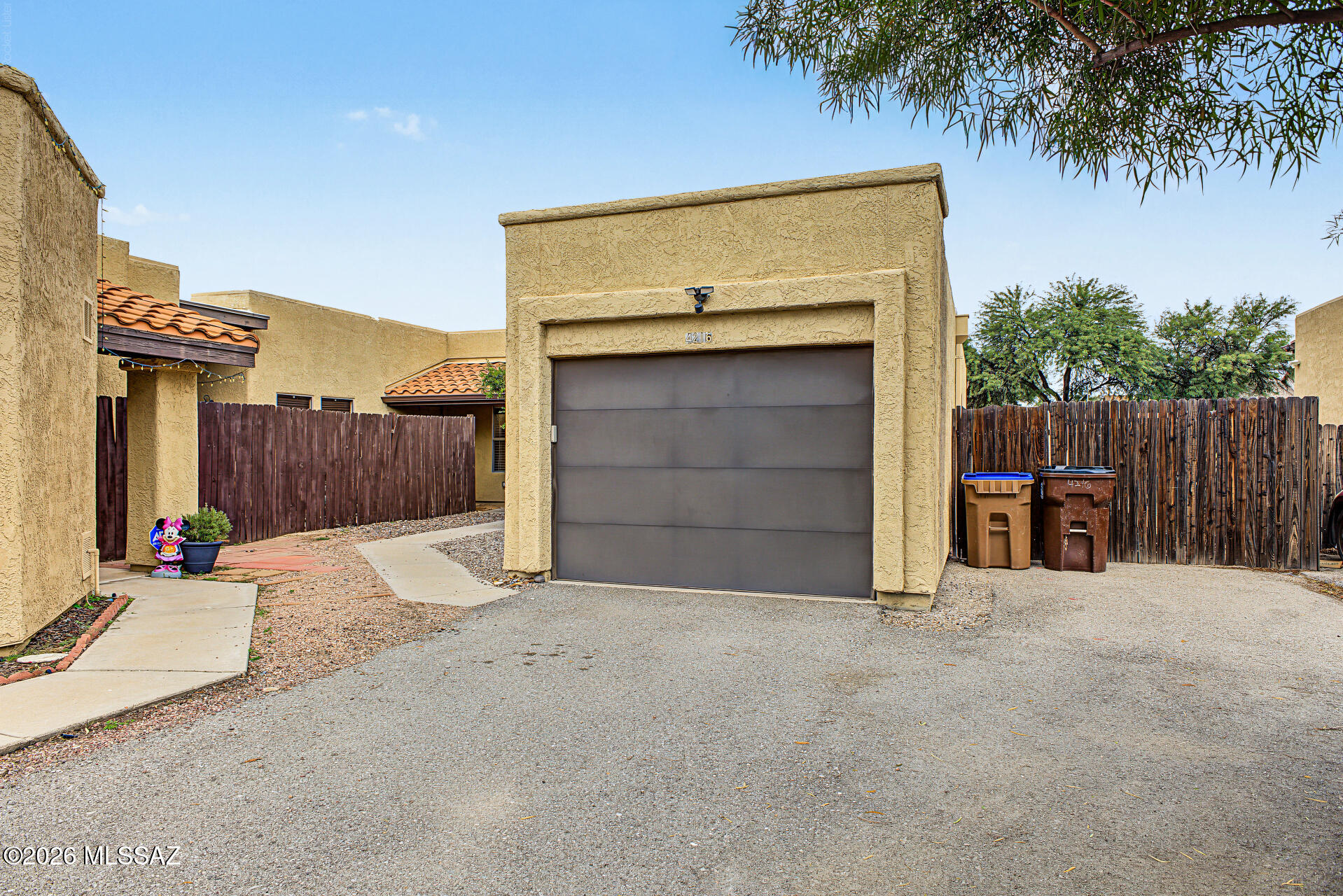 4216 W Pyracantha Drive — photo
