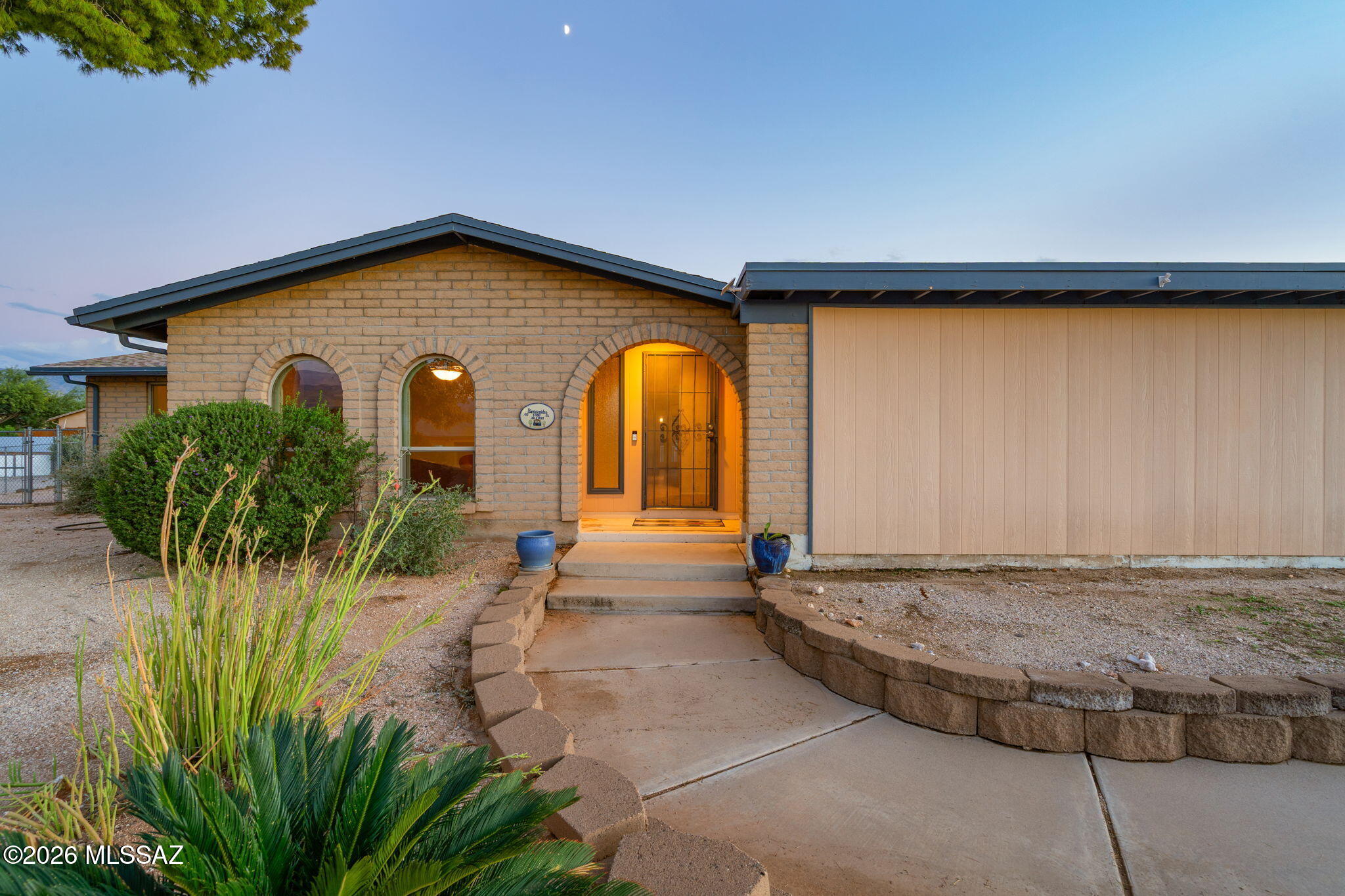 10050 E Lorian Street — photo
