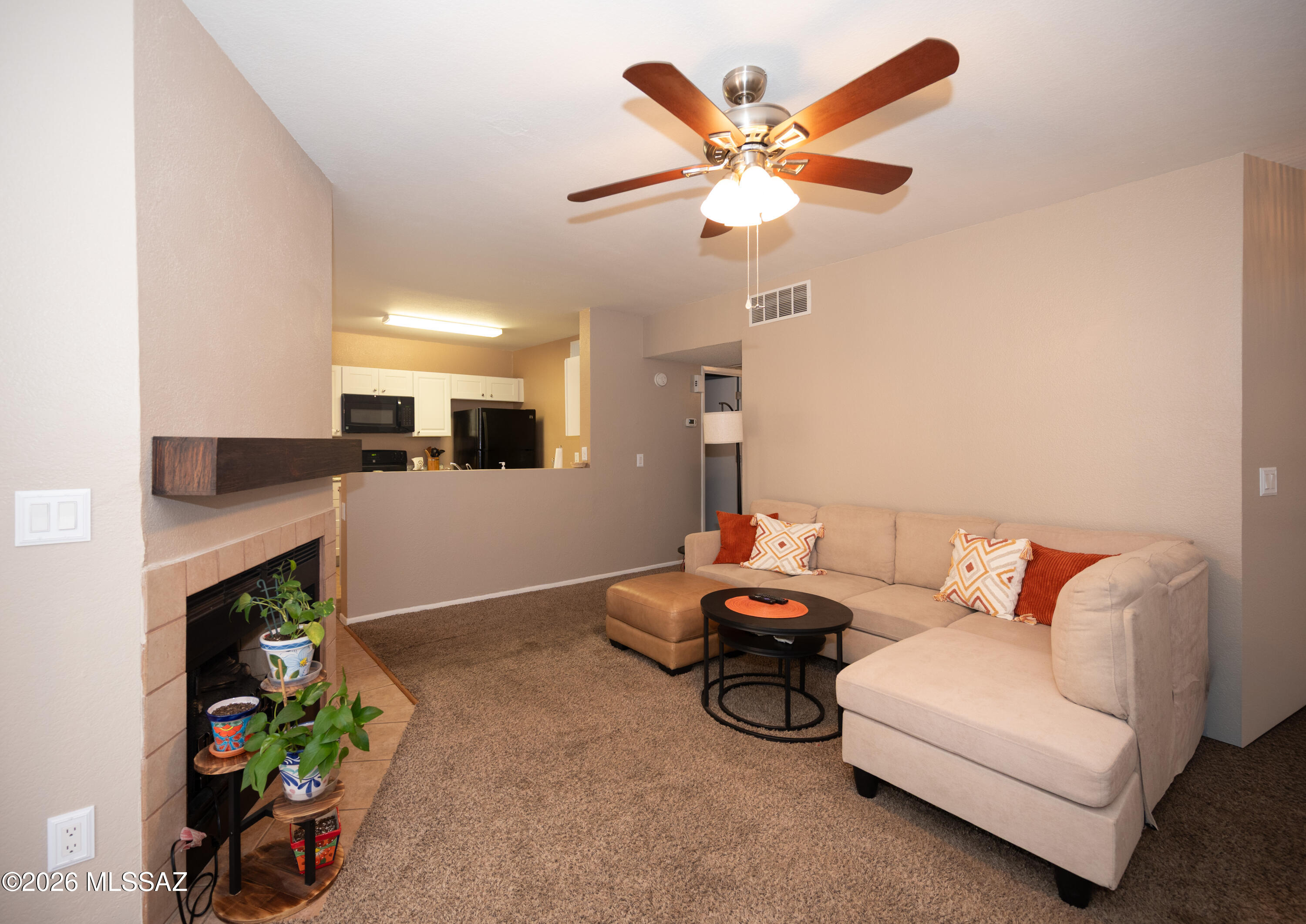 1712 W Park Wood Lane — photo