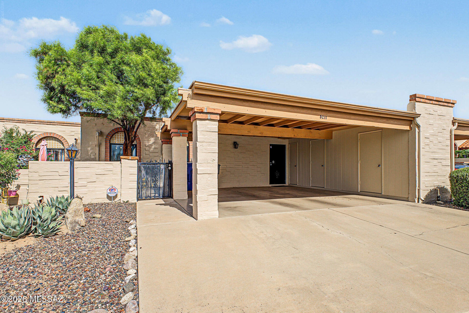 5211 E Alta Vista Street — photo