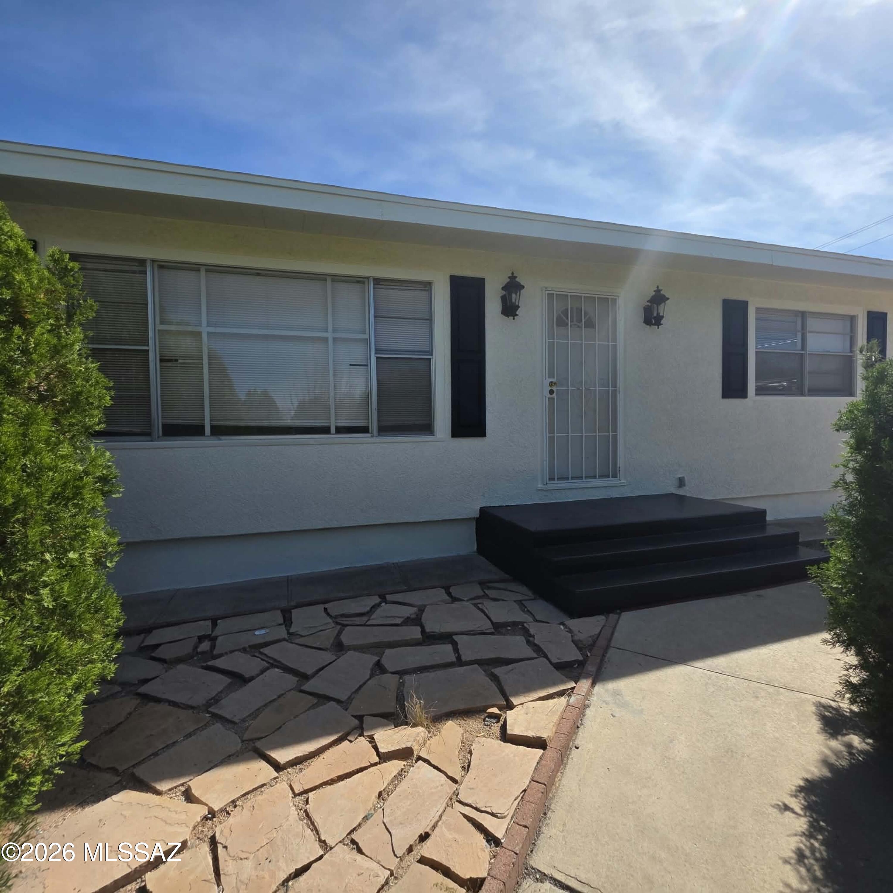 657 S Dragoon Street — photo