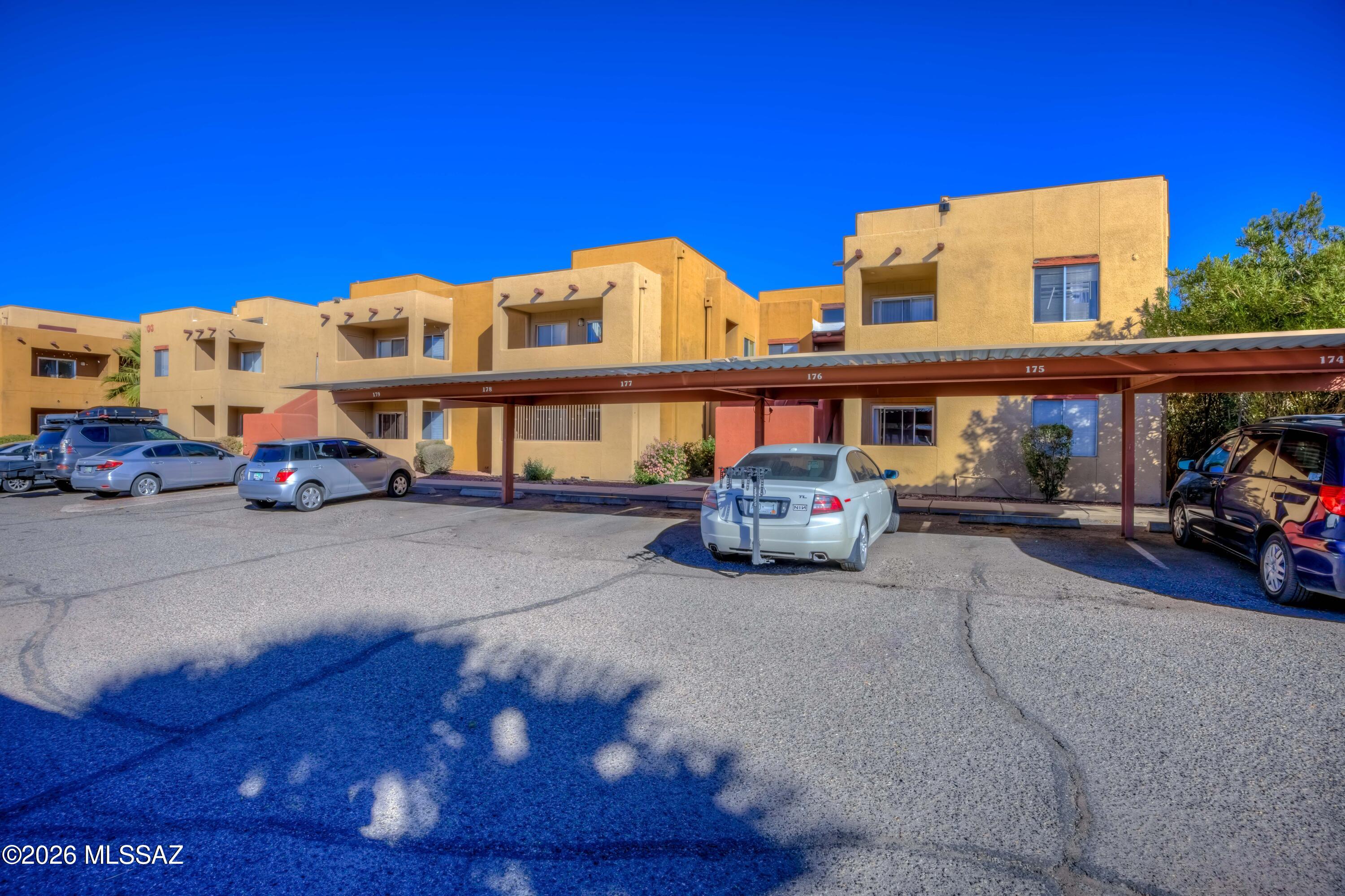 1810 E Blacklidge Drive Unit 717 — photo