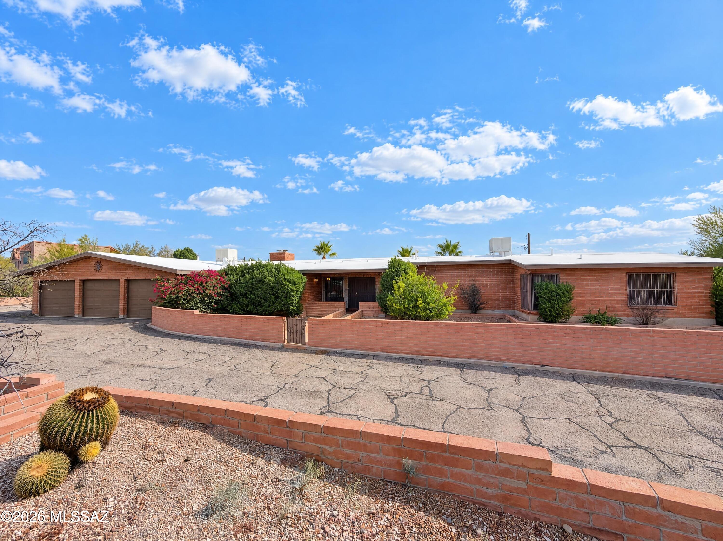 1342 N Indigo Drive — photo