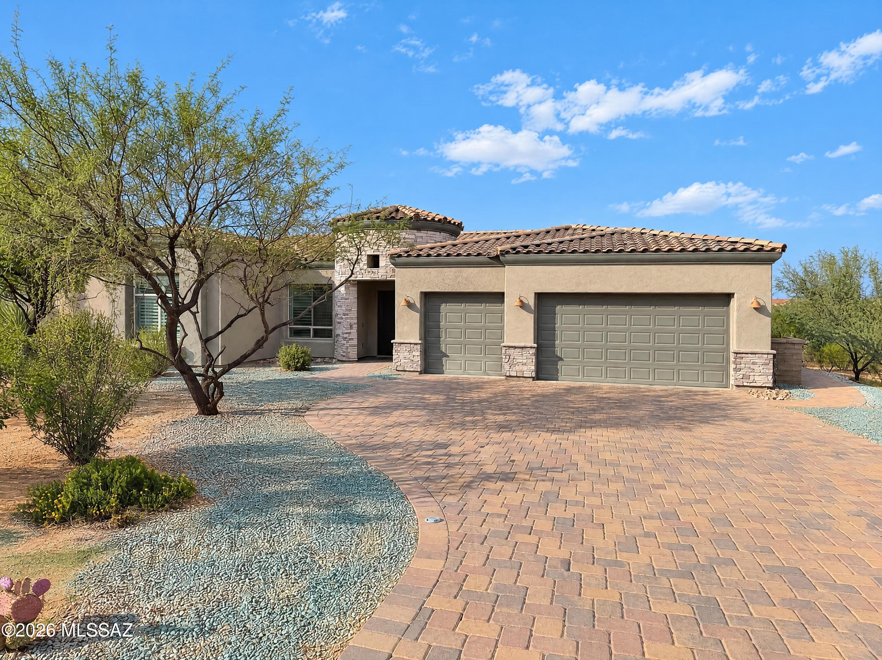 2485 E Maverick Mile Place — photo