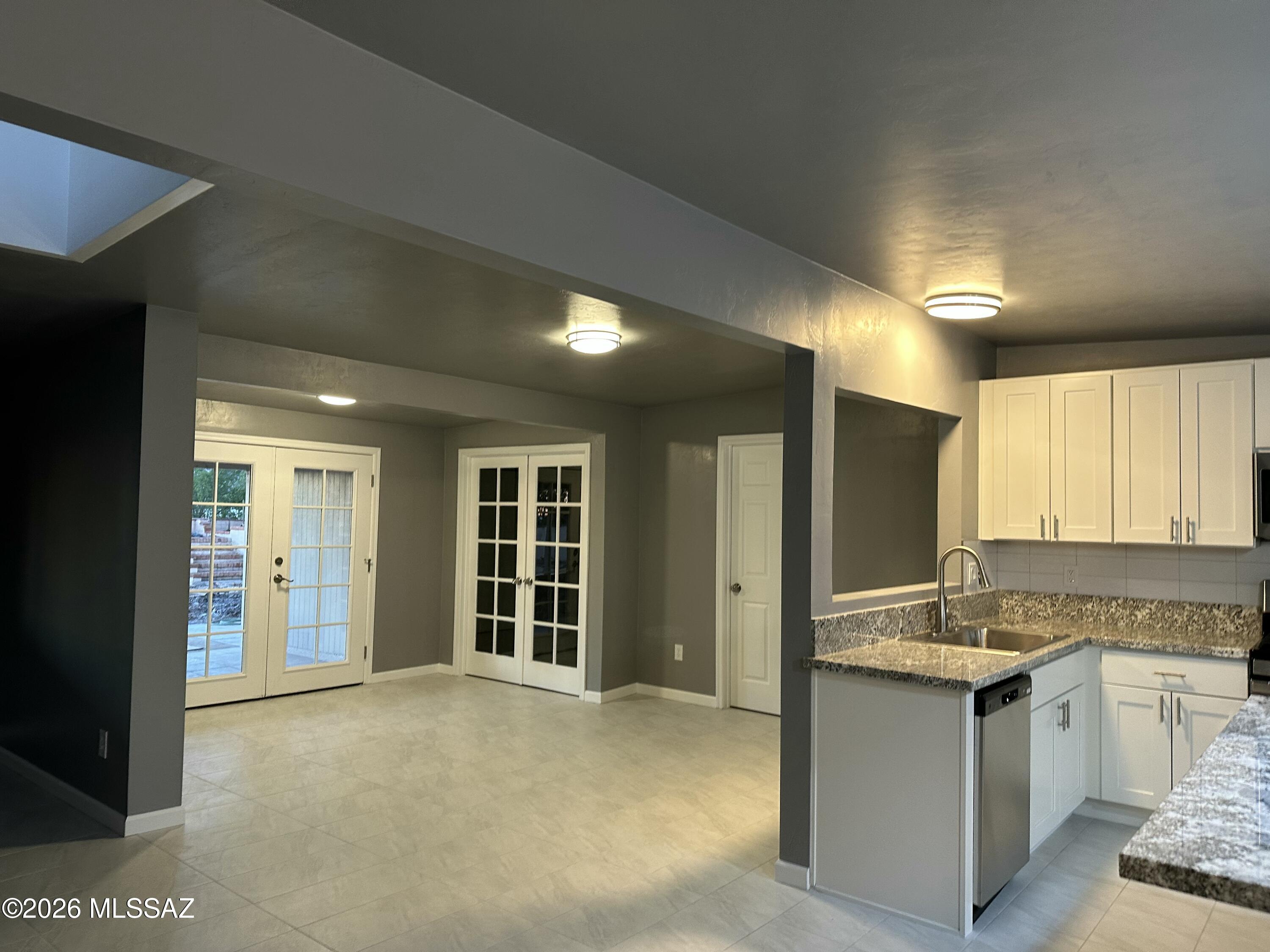 2022 S Faye Place — photo