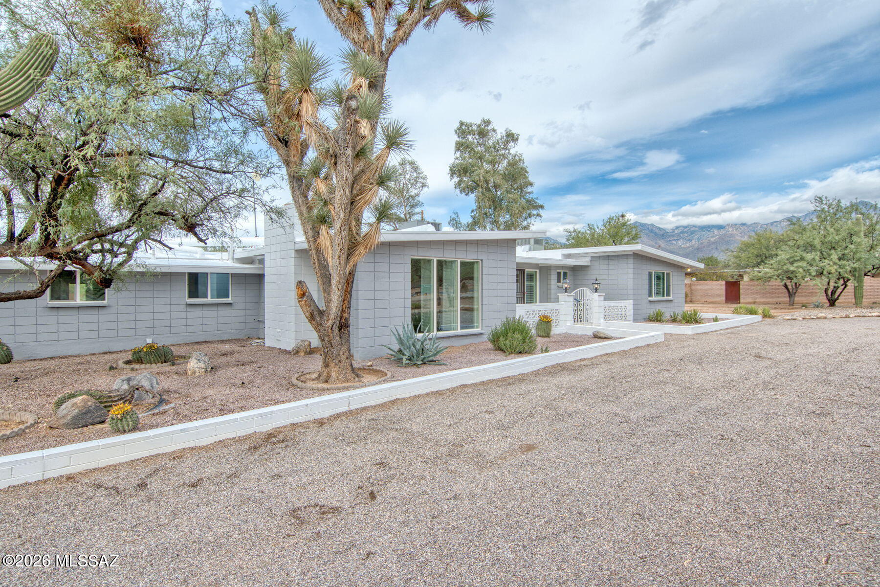 4331 N Bear Claw Way — photo