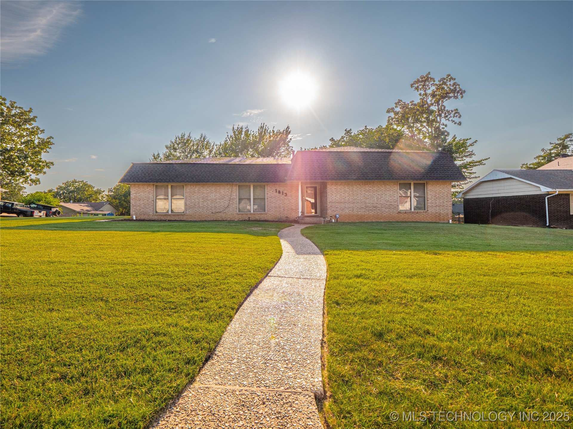 1813 Mockingbird — photo