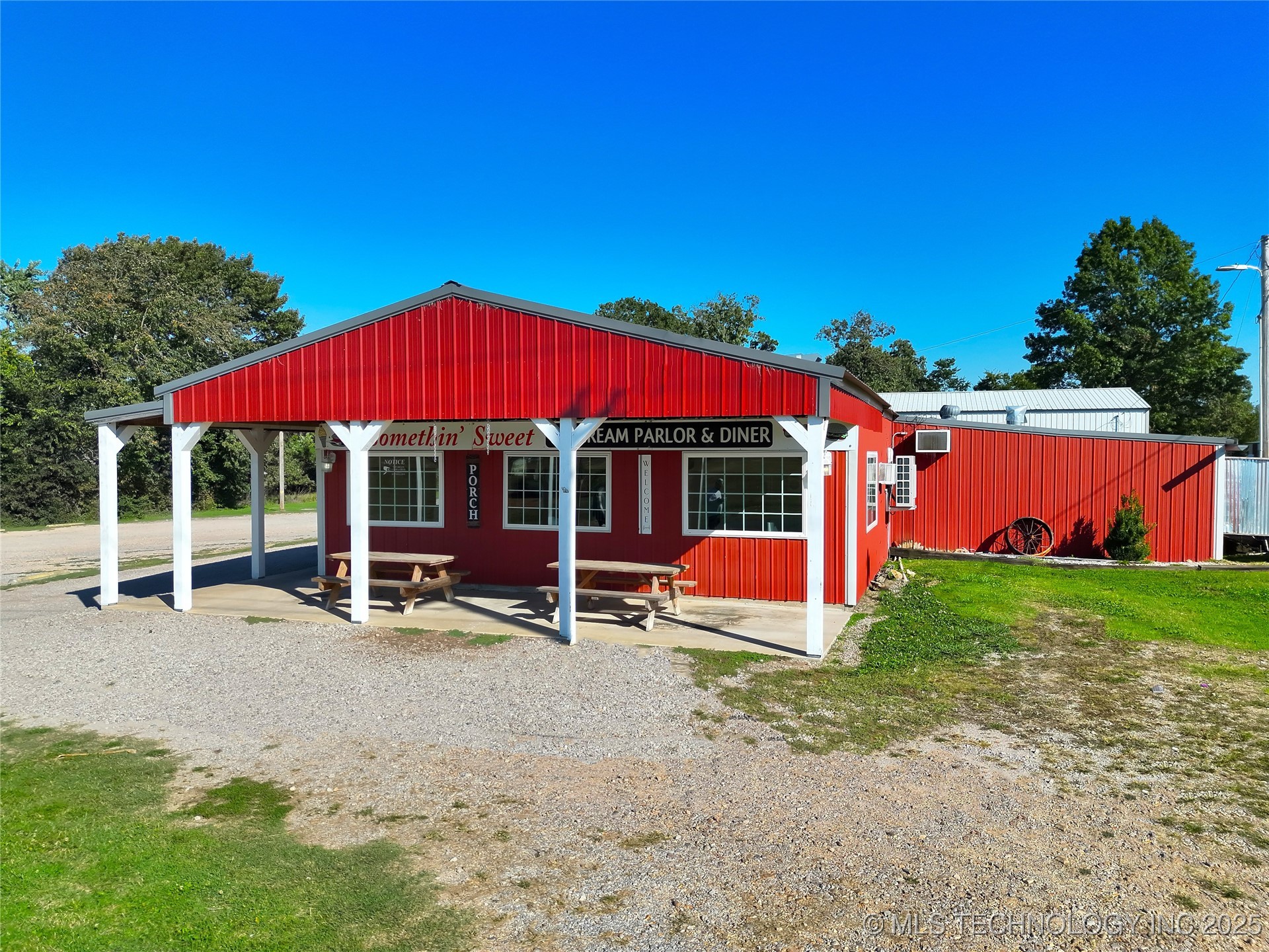905 W Blackjack Street — photo