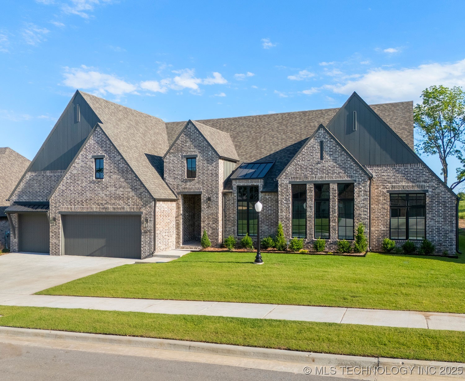 1603 Pinecrest Drive — photo