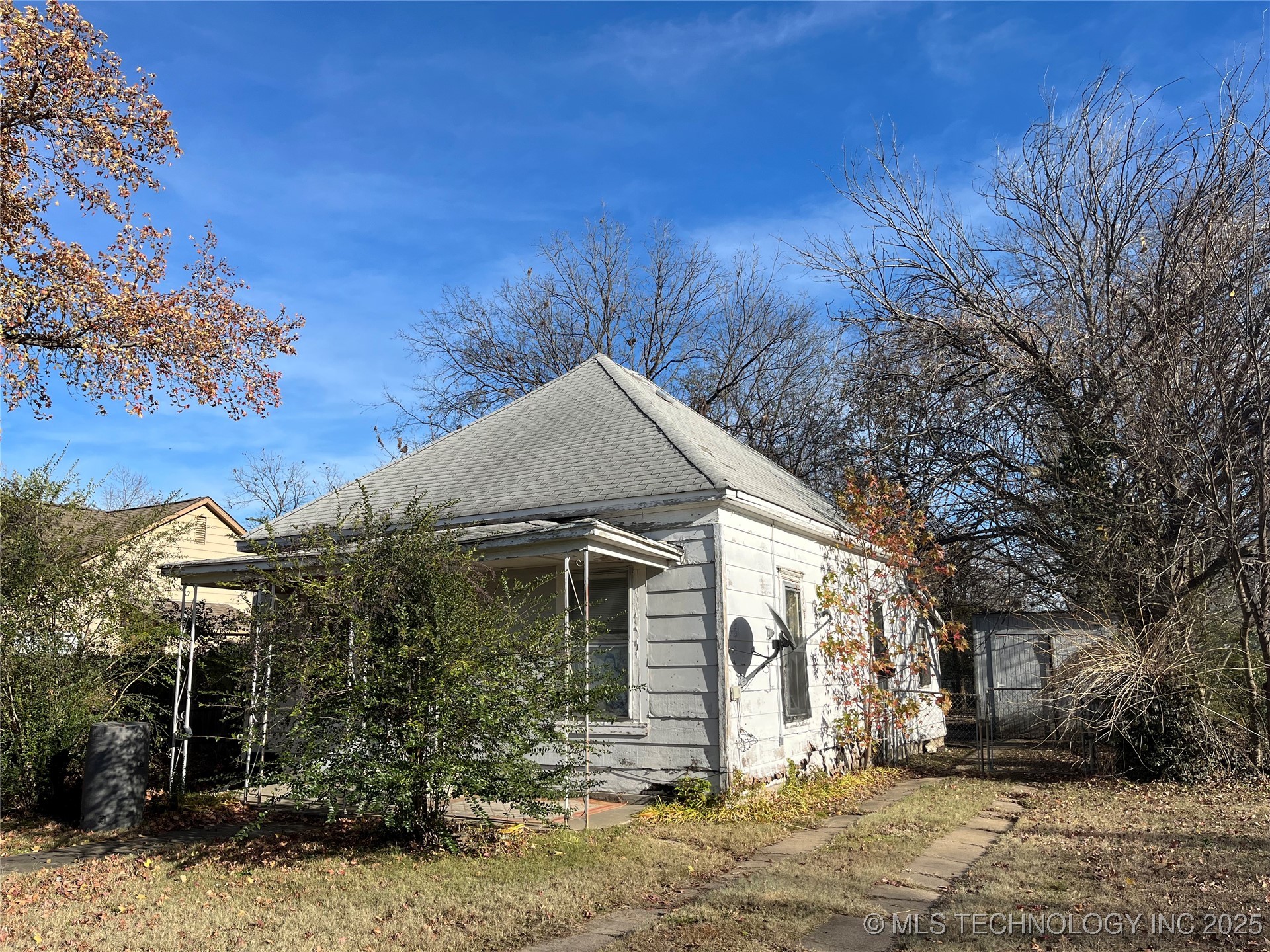 826 N H. Street — photo