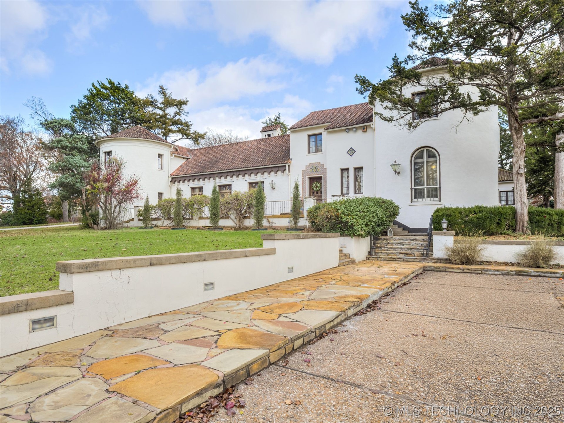 2400 Terrace Drive — photo