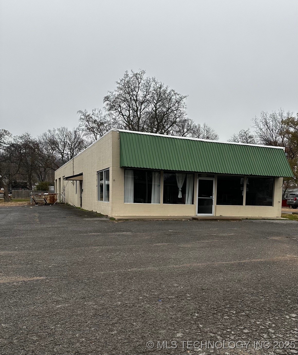 401 S 2nd Street — photo