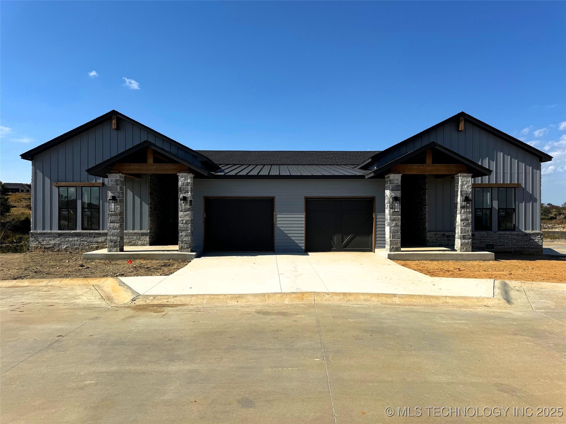 12113 Bridge Pointe — photo