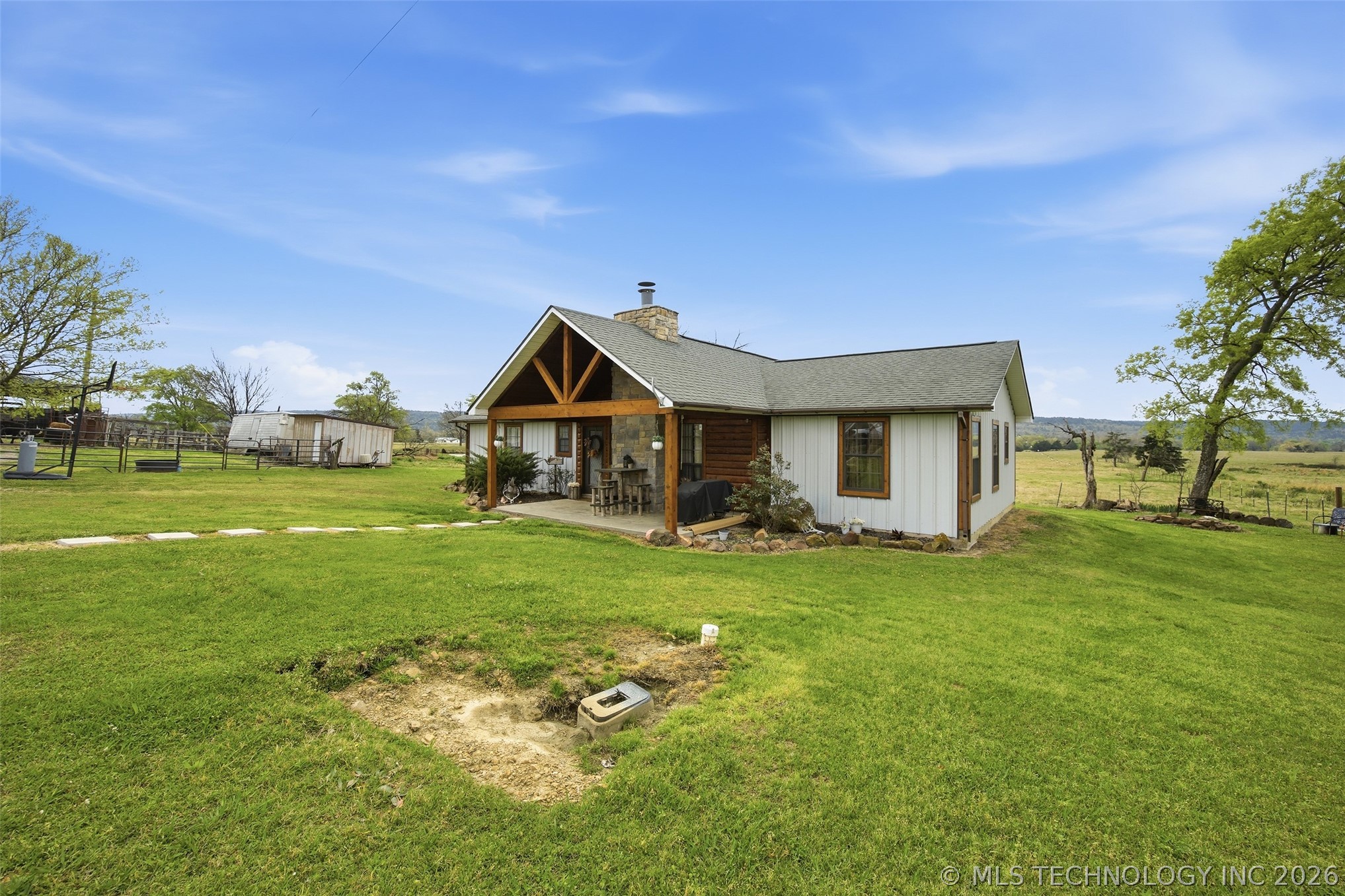 8446 E Greasy Bend Road — photo