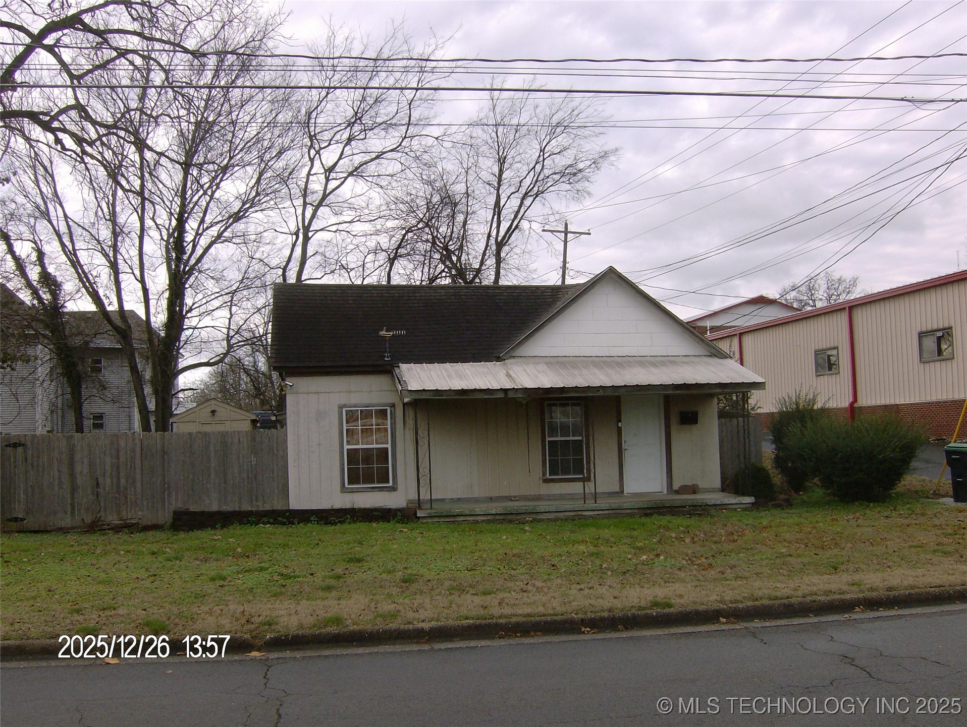 113 W Chickasaw Street — photo