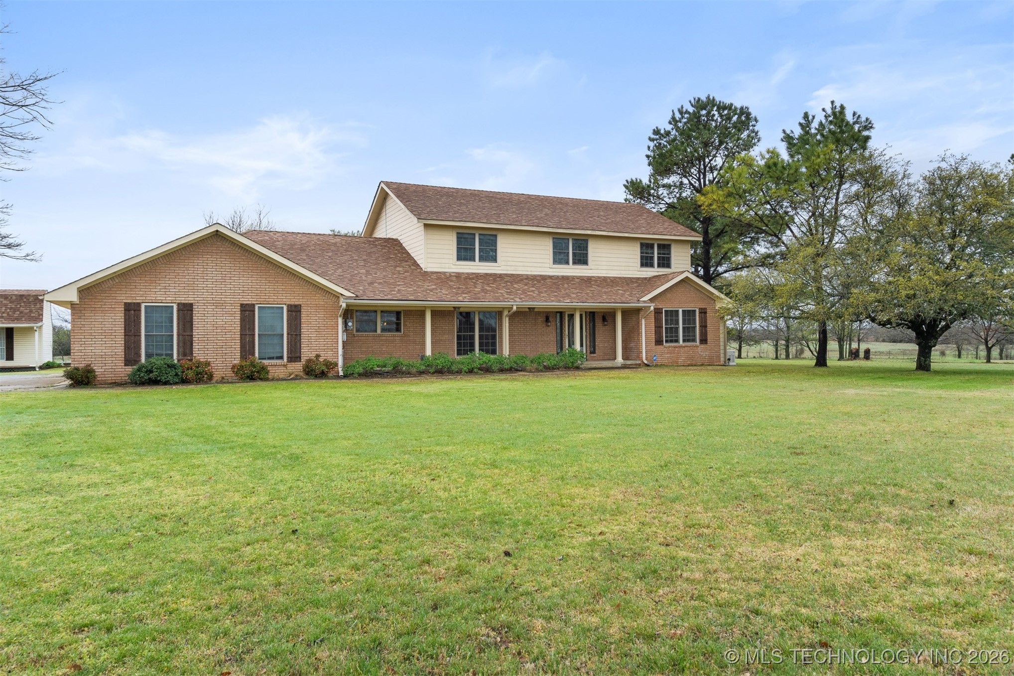 575 Majestic Hills — photo