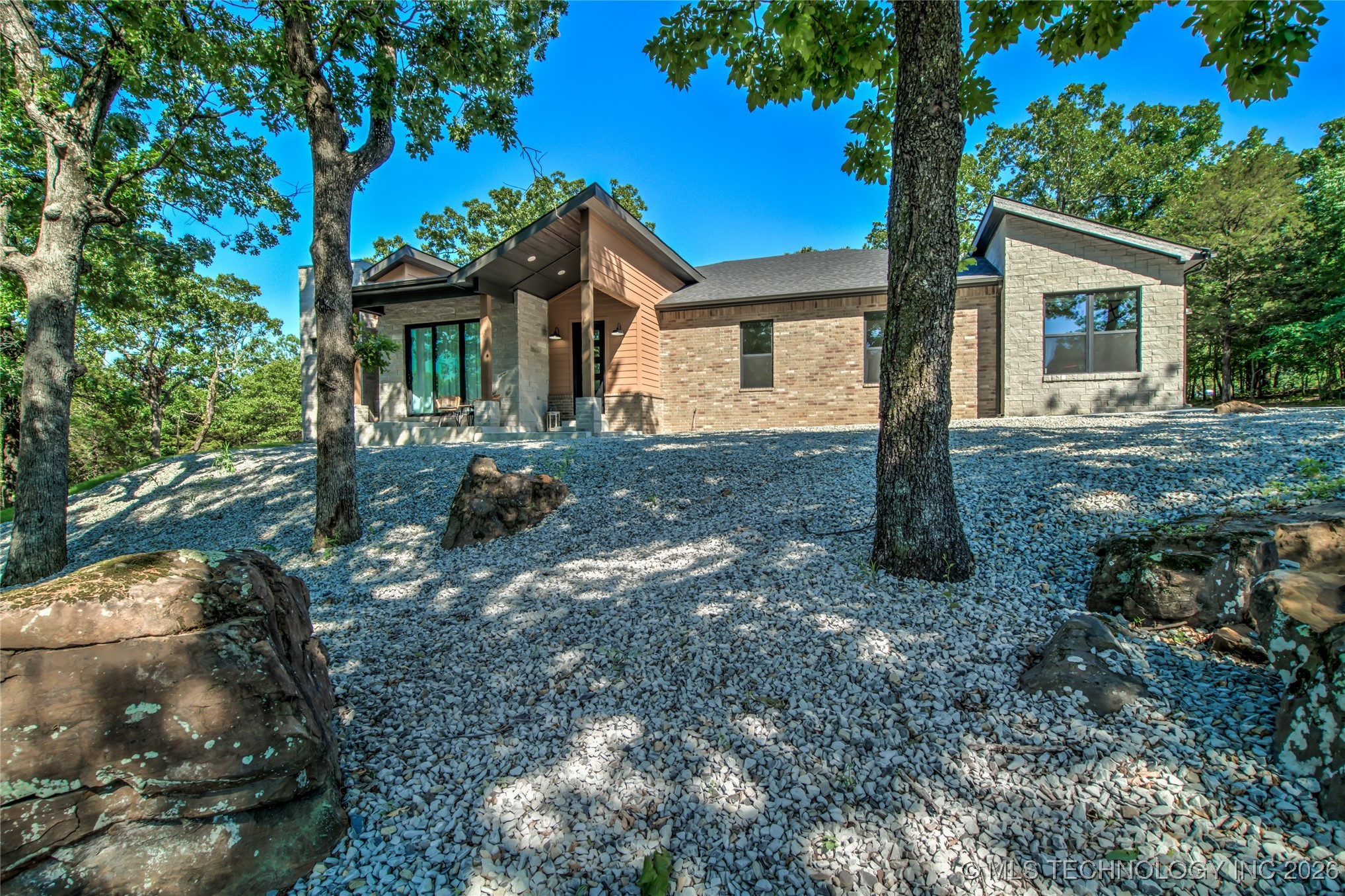 118289 S 4215 — photo