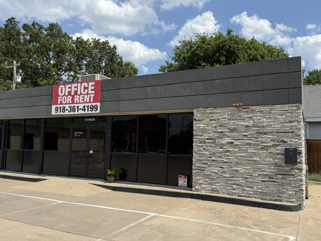 201 N Wood Drive — photo