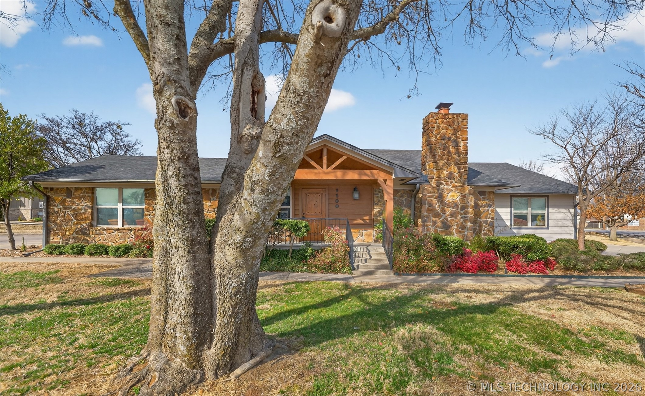 1100 W Blue Starr Drive — photo