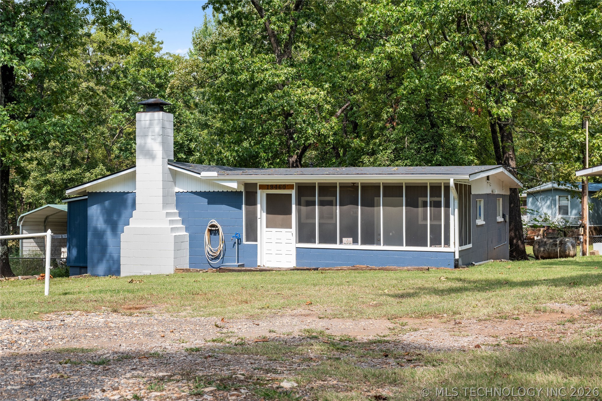 19460 W 925 — photo