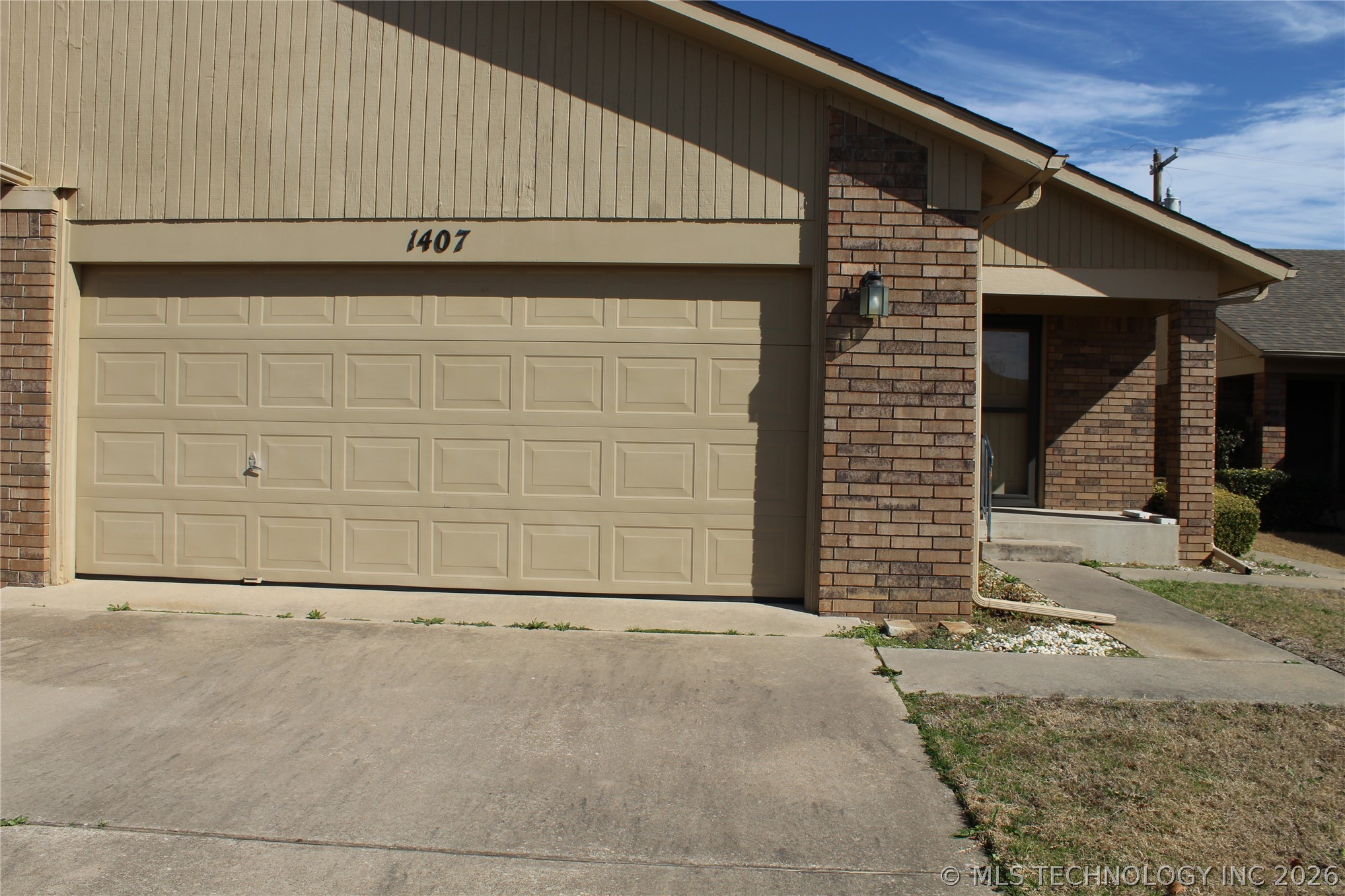 1407 Windsor Drive — photo